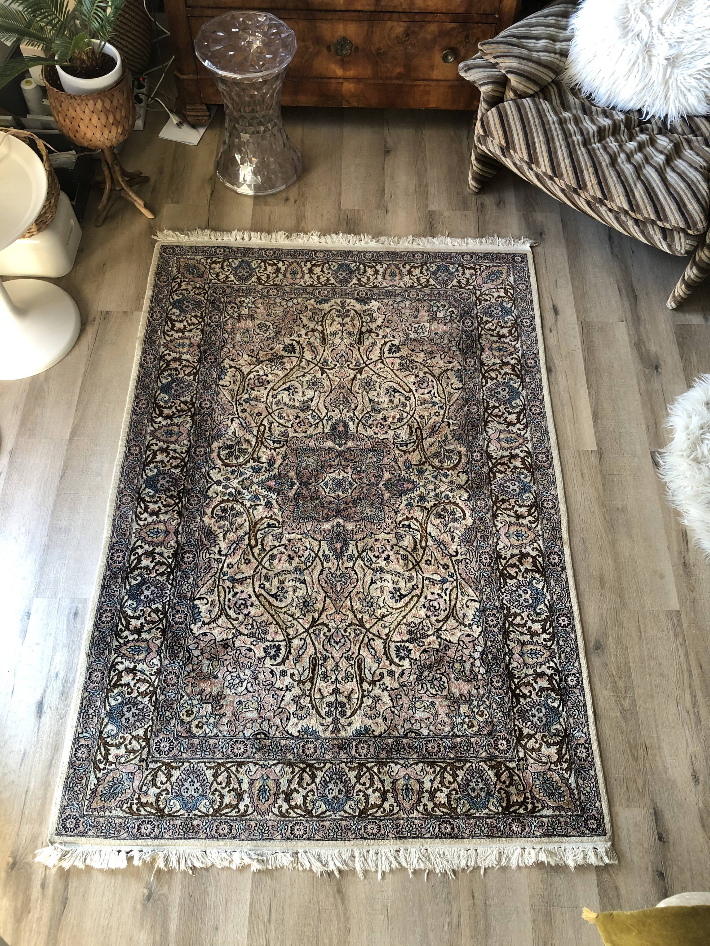 Oriental wool carpet 185x125cm