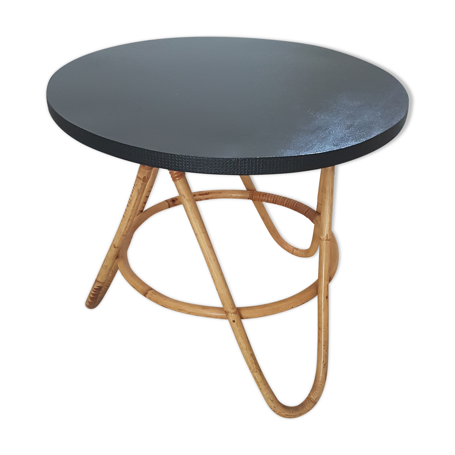 Round rattan coffee table
