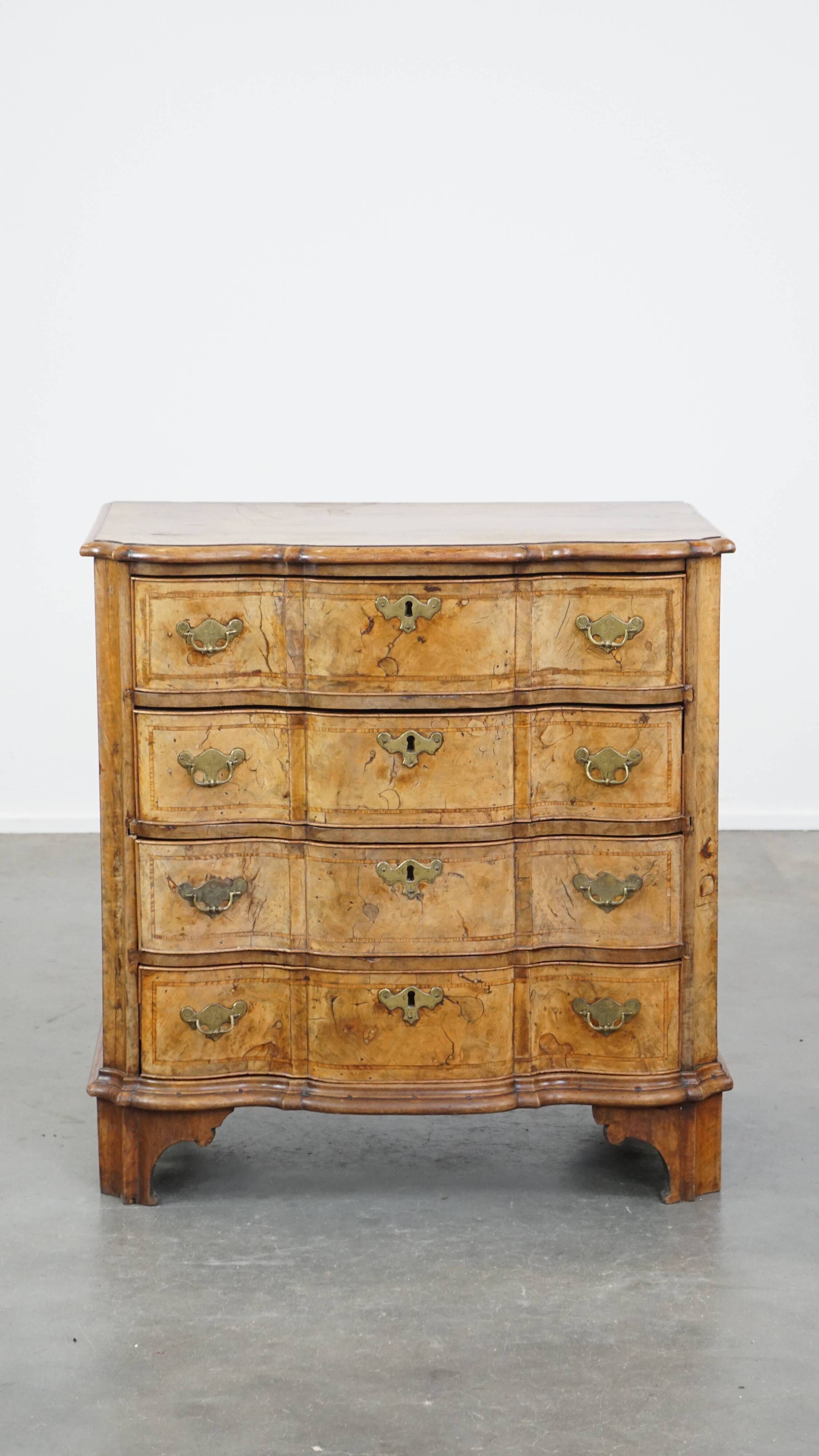 Baroque organ-bent walnut antique chest of drawers from the 18th century