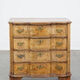 Commode en noyer courbé avec orgue baroque, XVIIIe siècle