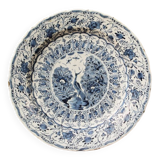 Plat en faïence de Delft, signé la griffe de porcelaine