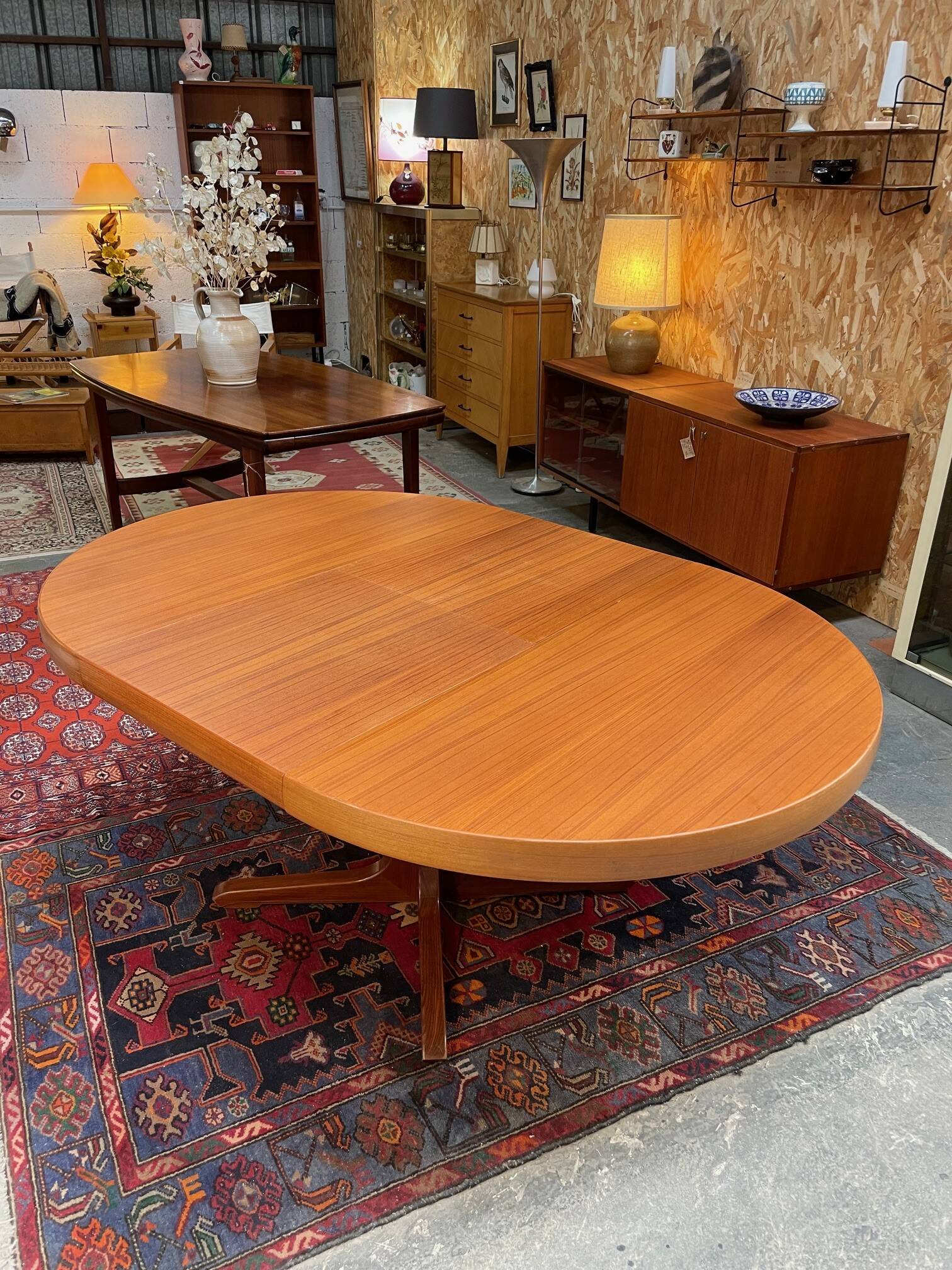 Baumann round teak table, vintage 1970s, Roche Bobois