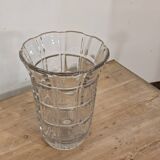 Grand vase Art Déco en cristal blanc ciselé