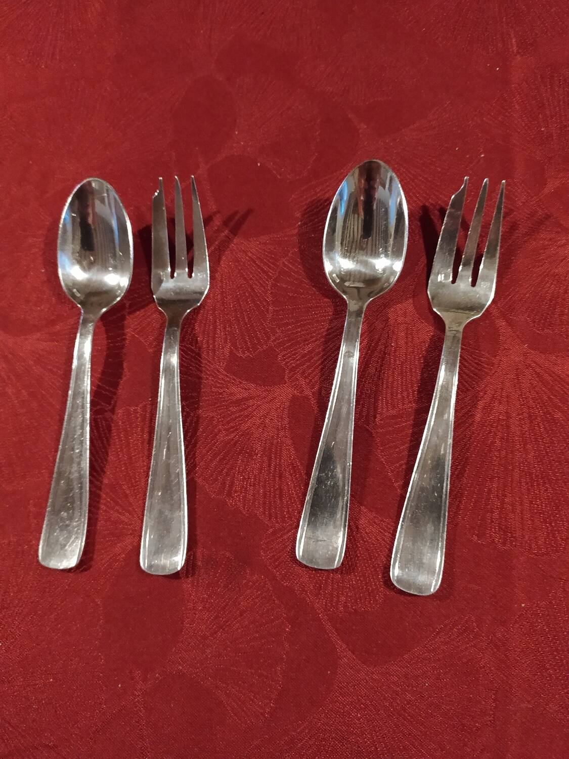 Duo of dessert cutlery