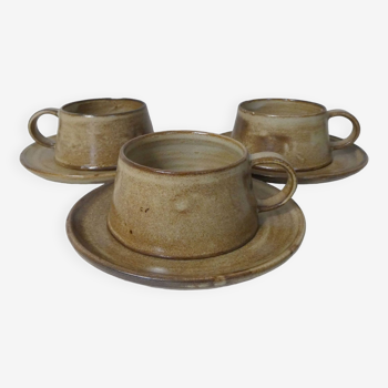 3 stoneware cups