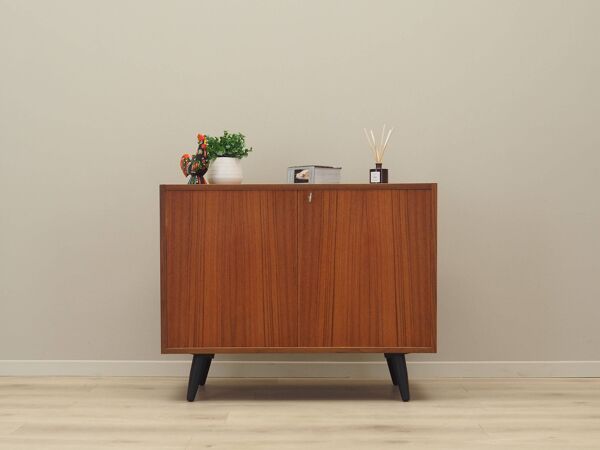 Buffet en acajou, design suédois, années 1970, fabriquée en Suède