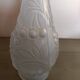 Vase en verre moulé pressé satiné art déco