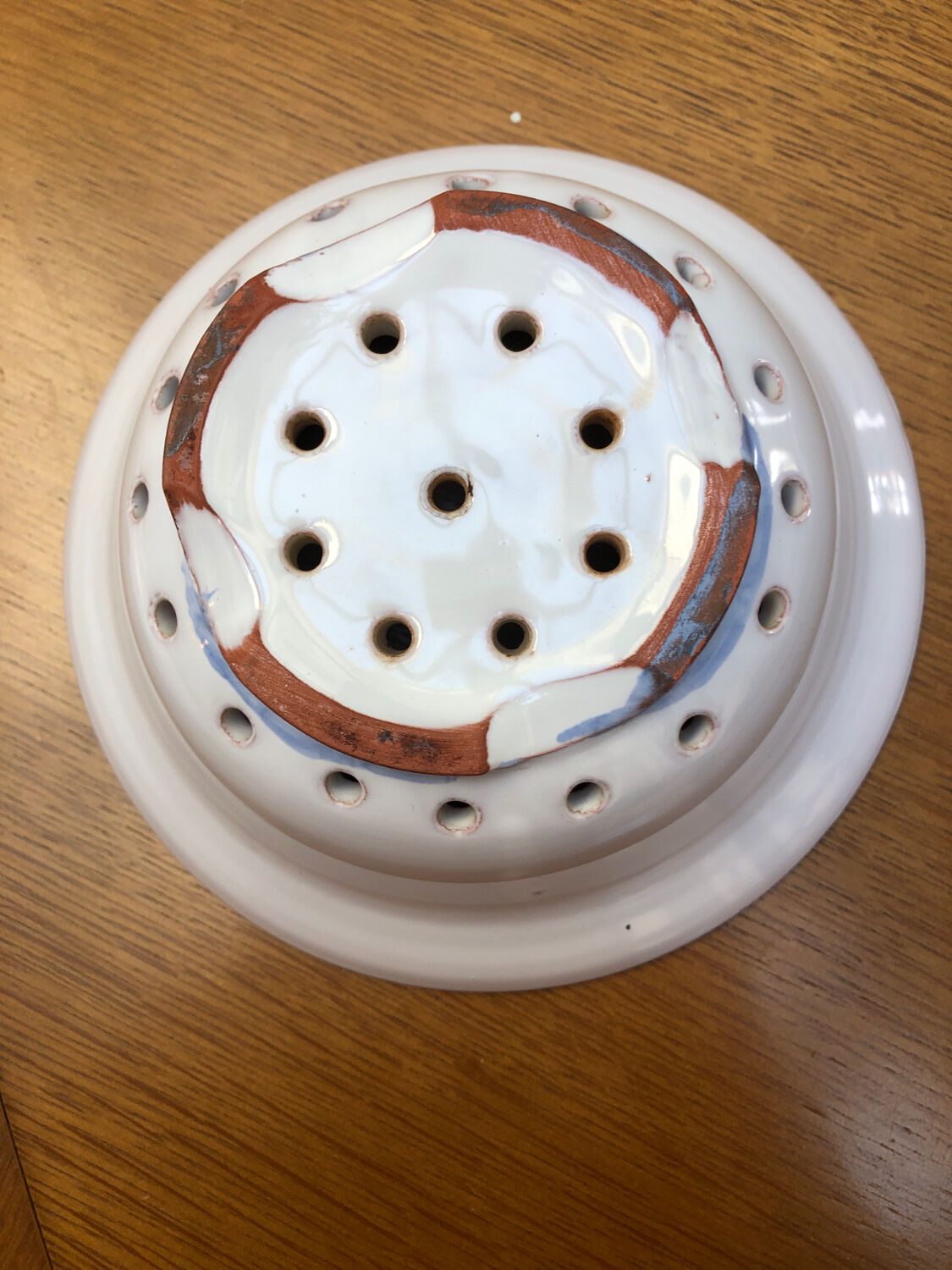 Drainer bowl with its plate