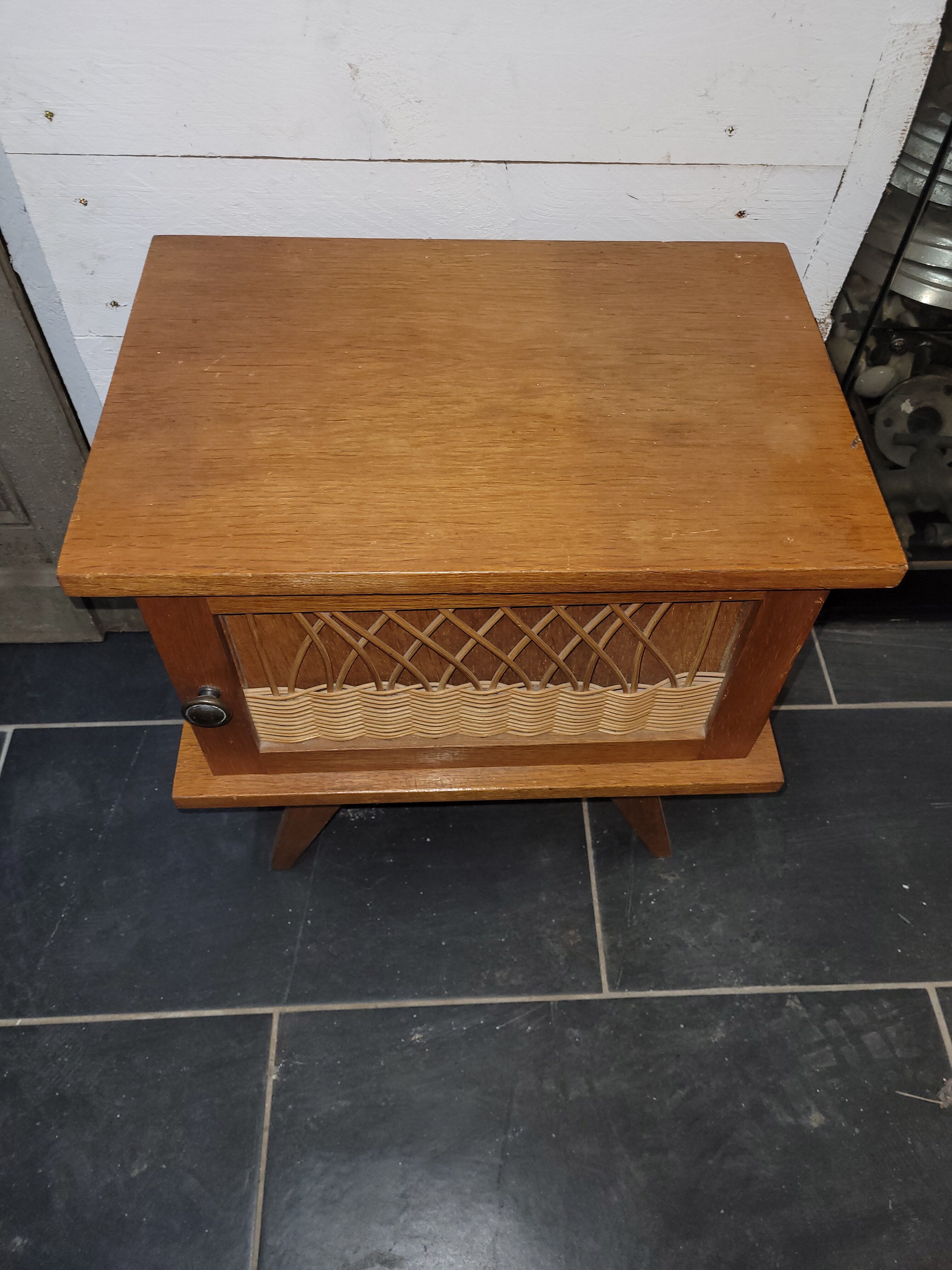 Table de chevet en rotin