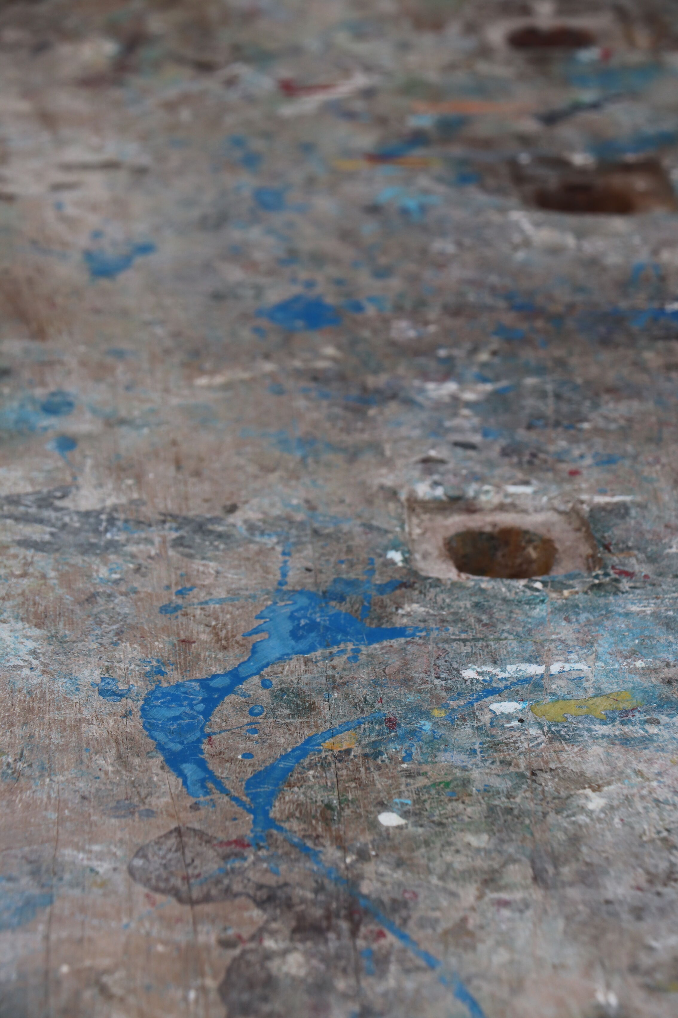 Sculptor table - craft furniture