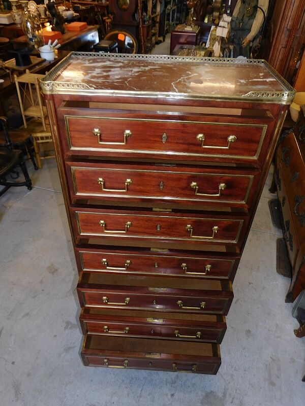 Chiffonnier semainier style Louis XVI en palissandre