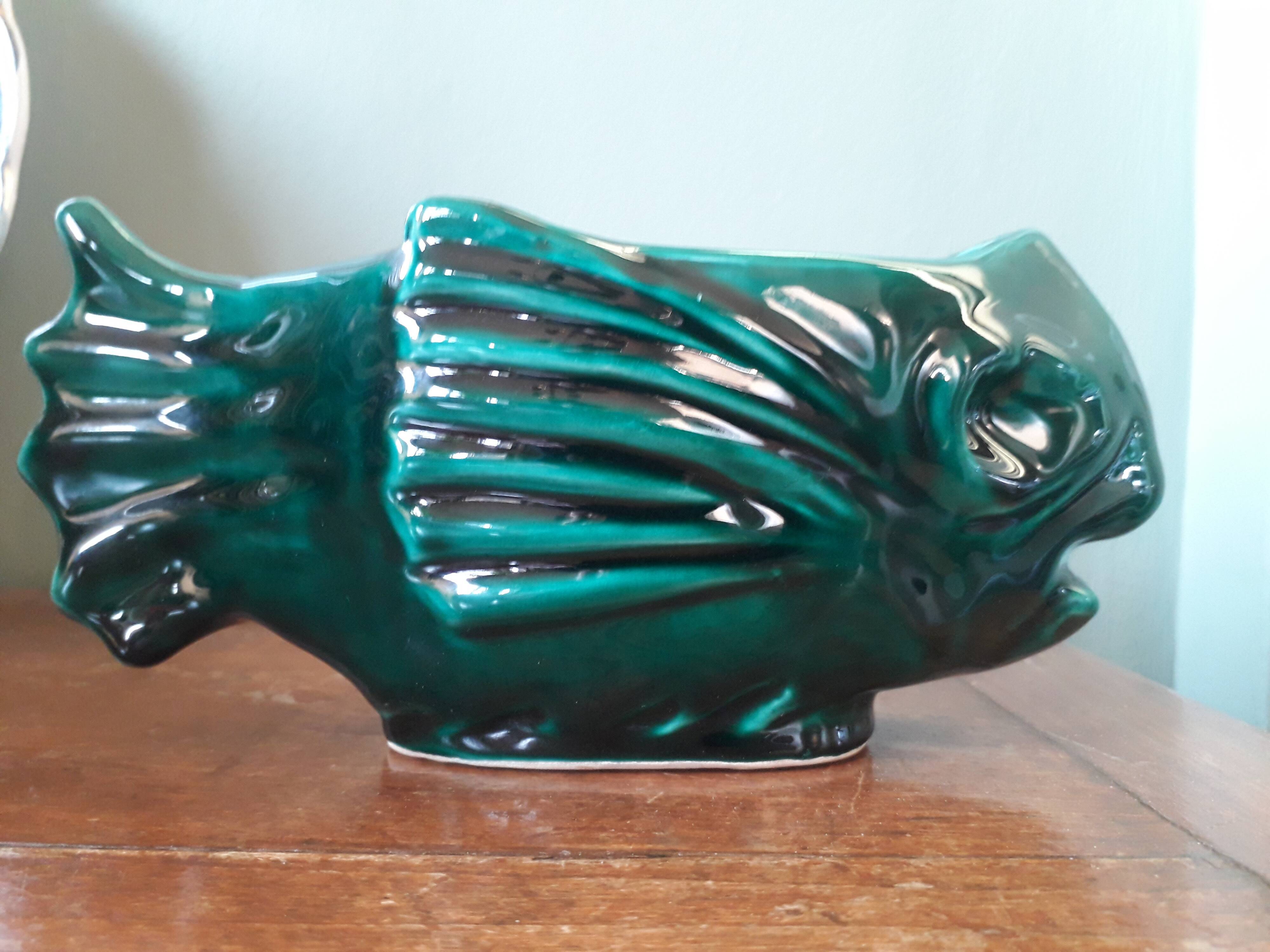 Empty Vallauris pocket in the shape of a fish