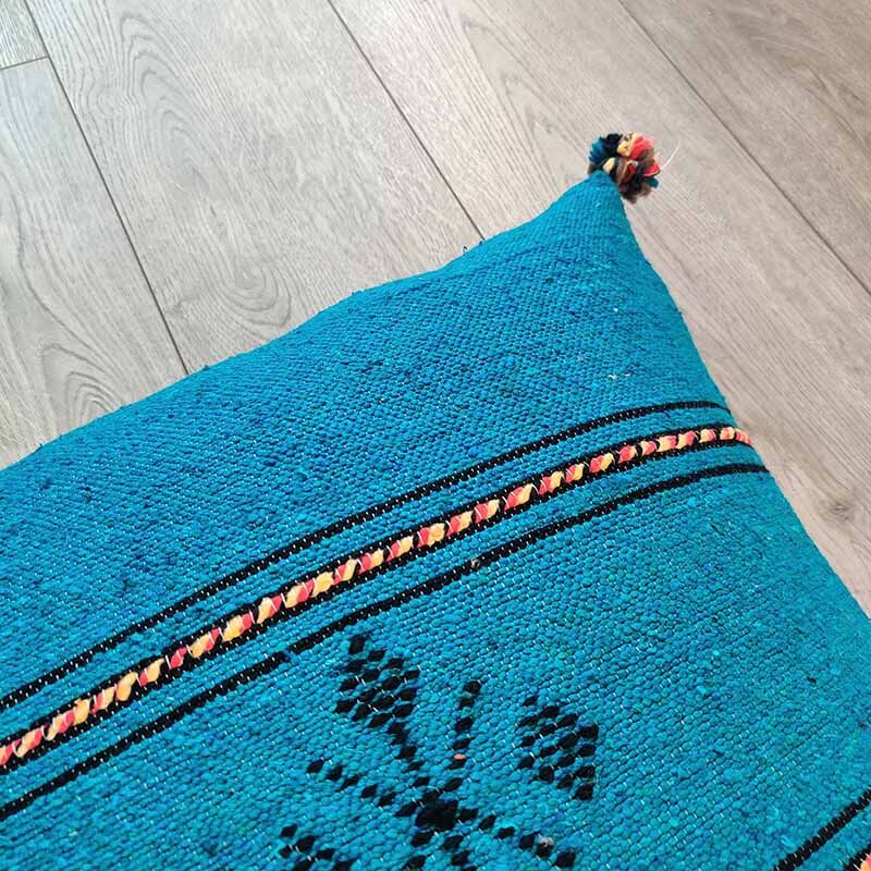 Coussin berbère bleu fait main en coton