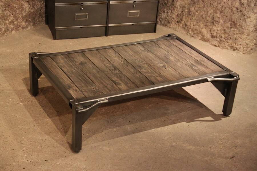 Industrial factory pallet coffee table