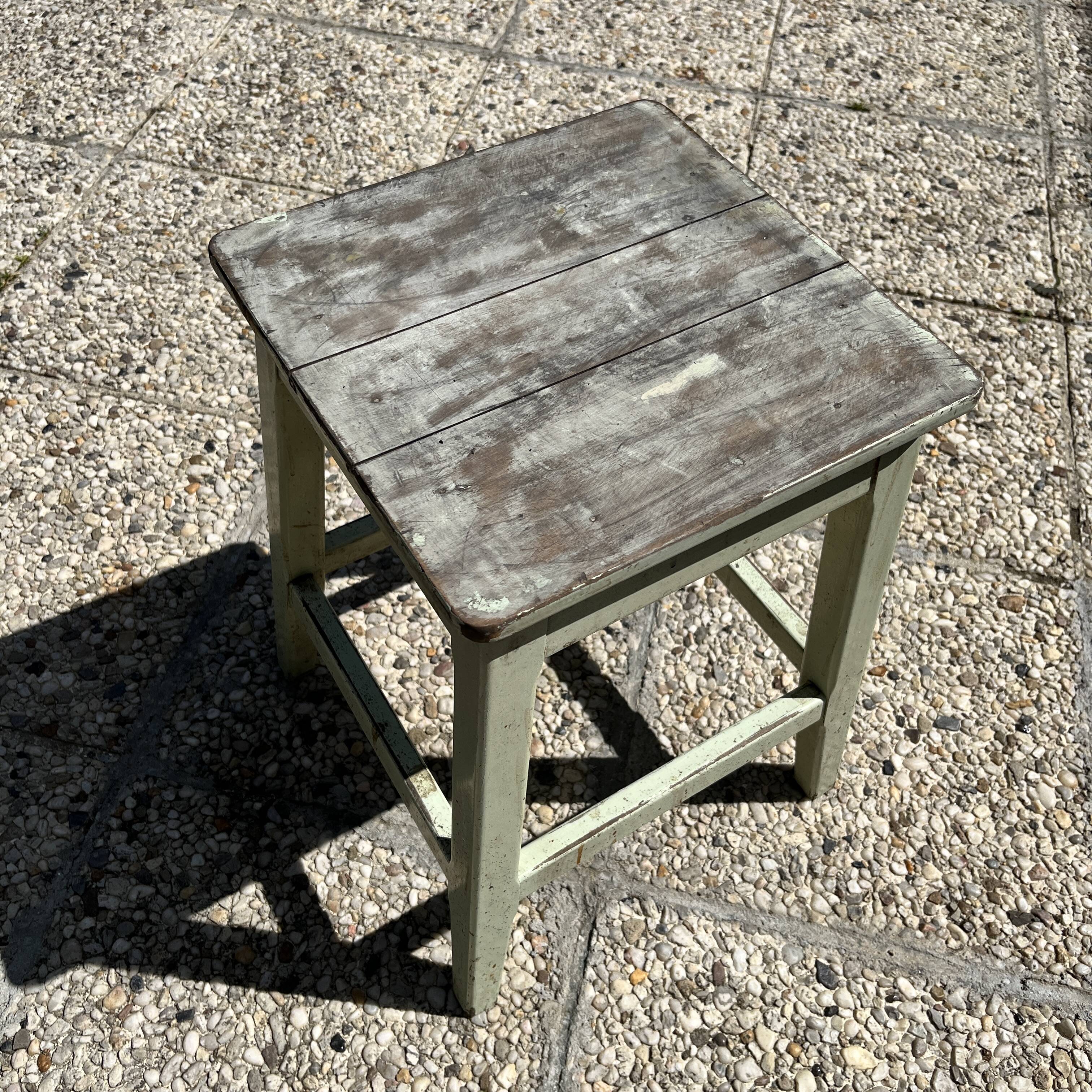 Garden bench in iron and wood and these 2 wooden stools