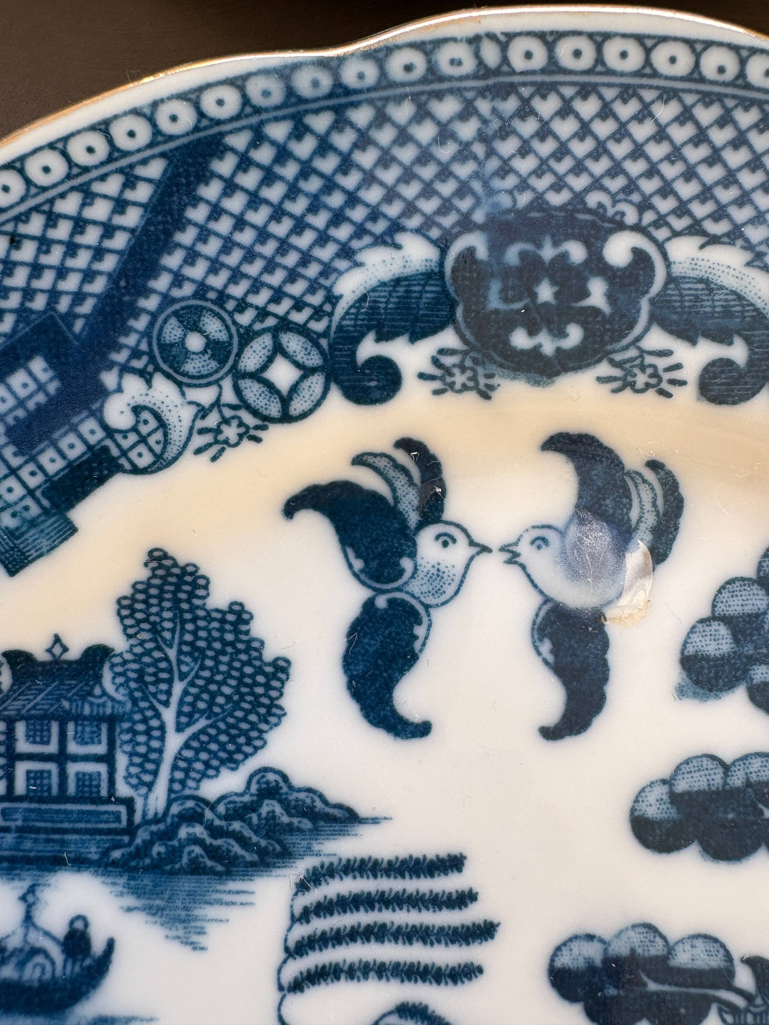 6 antique Blue Willow dessert plates