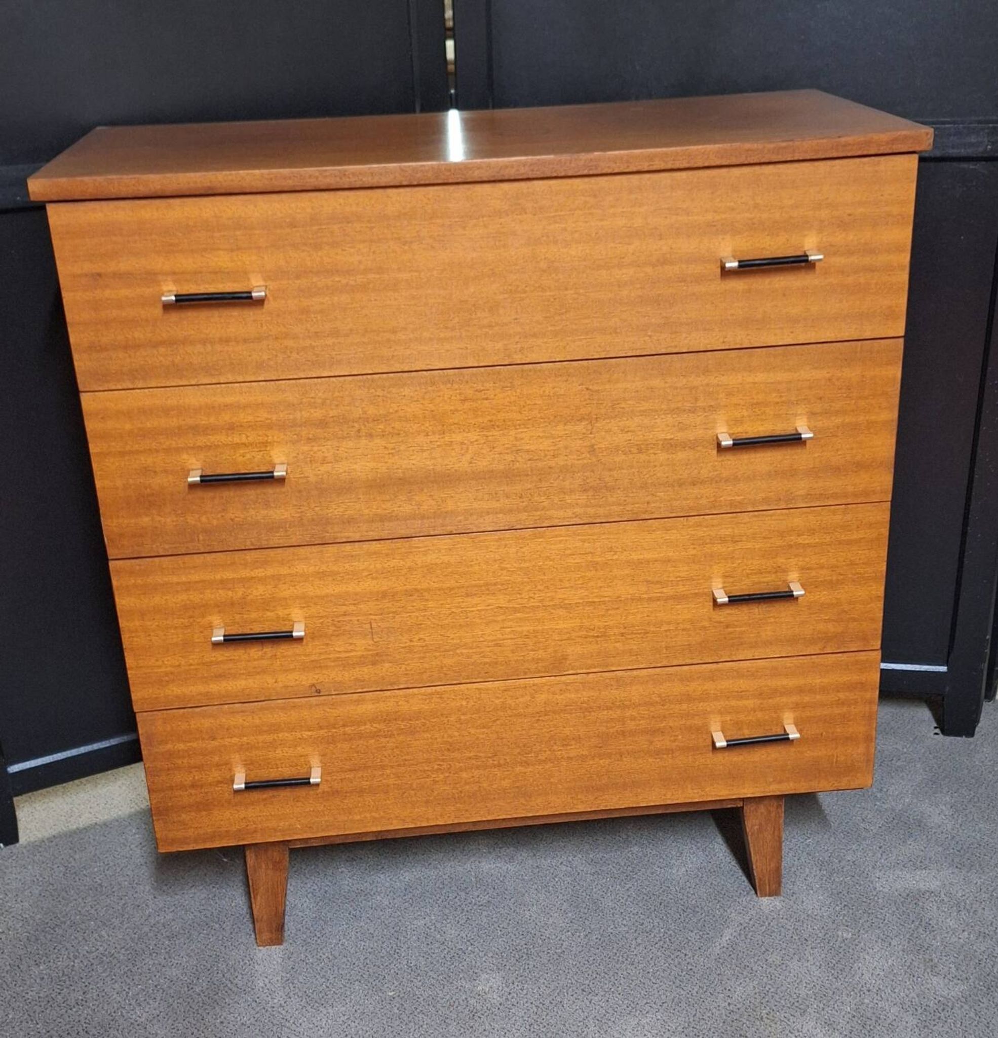Vintage chest of drawers