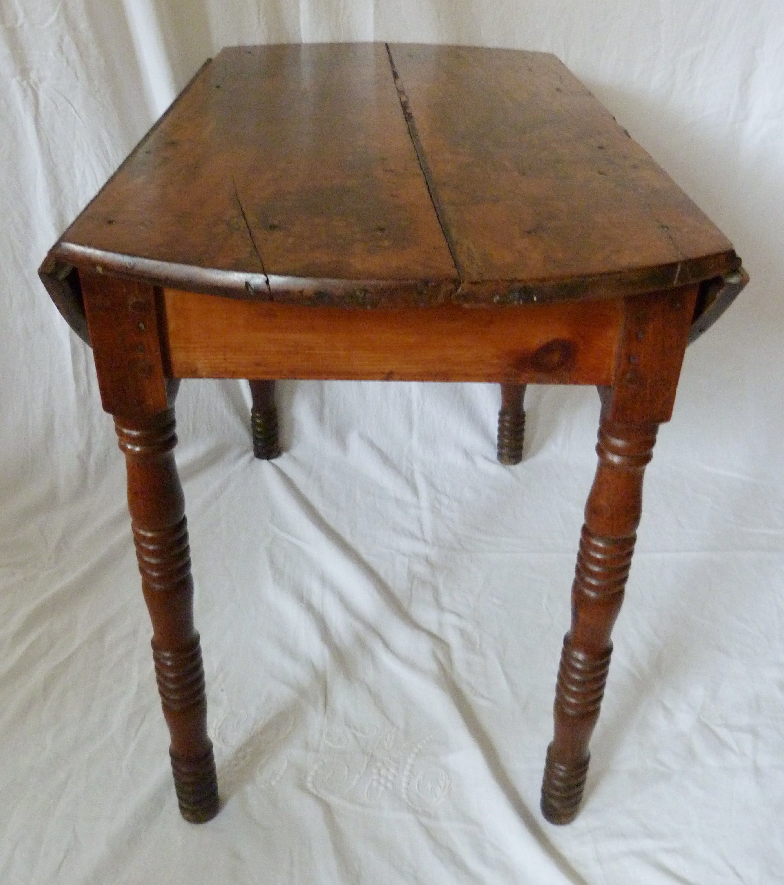 Country table, flap or flap