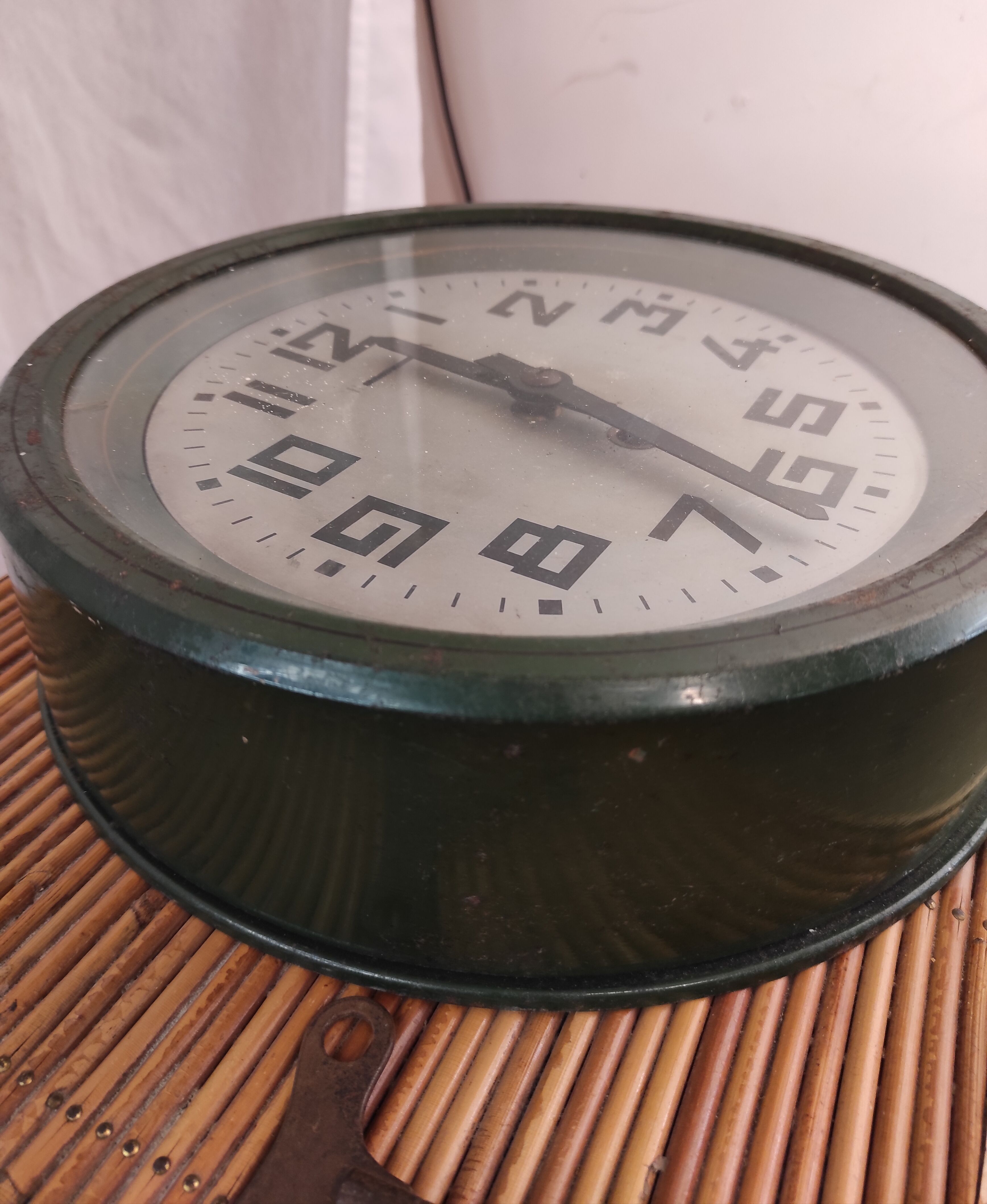Station clock 1930