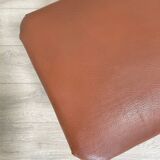 Bistro bench in imitation leather.