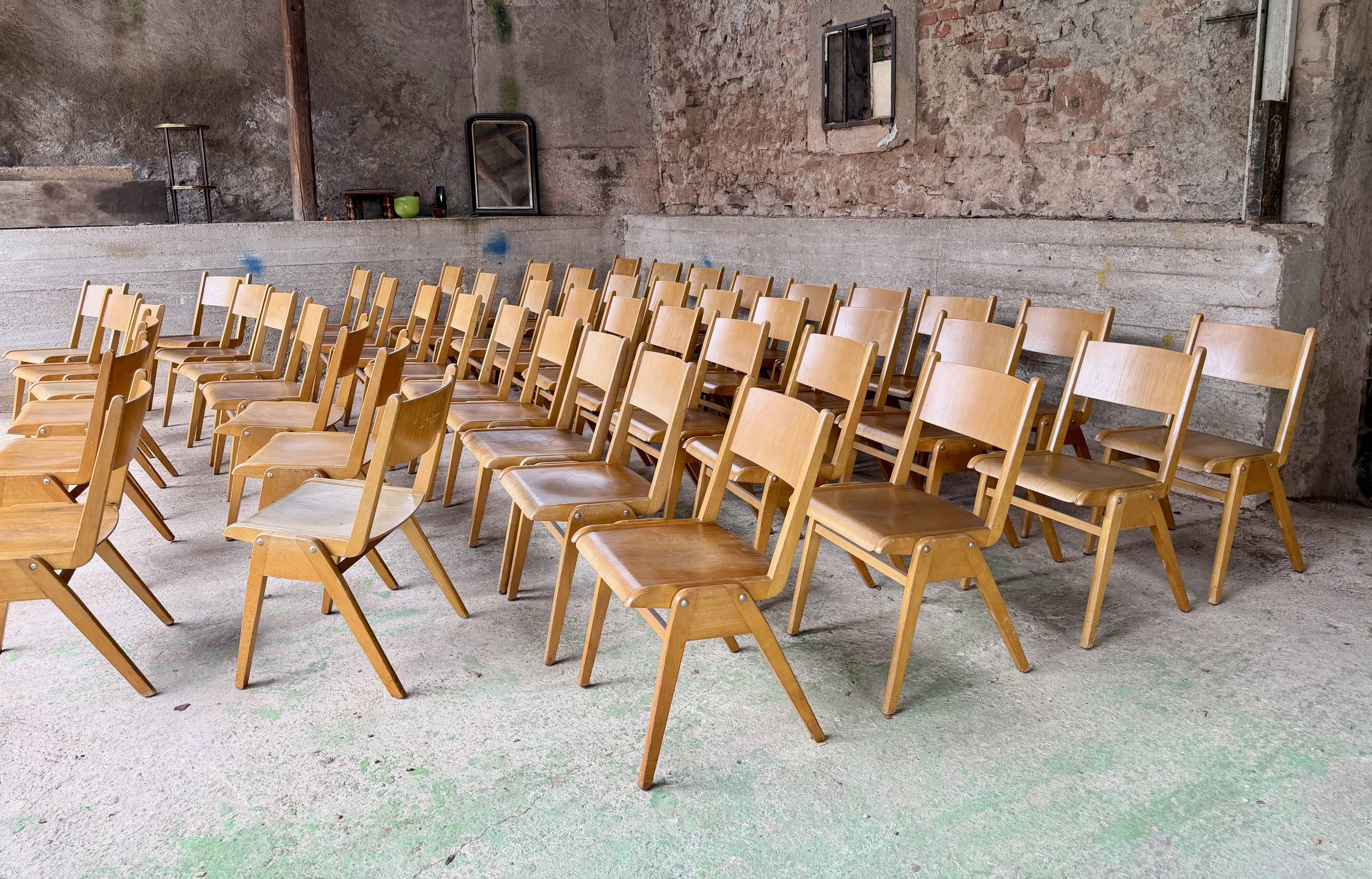 ✨ Set of 50 French modernist stackable chairs – Vintage 1960s