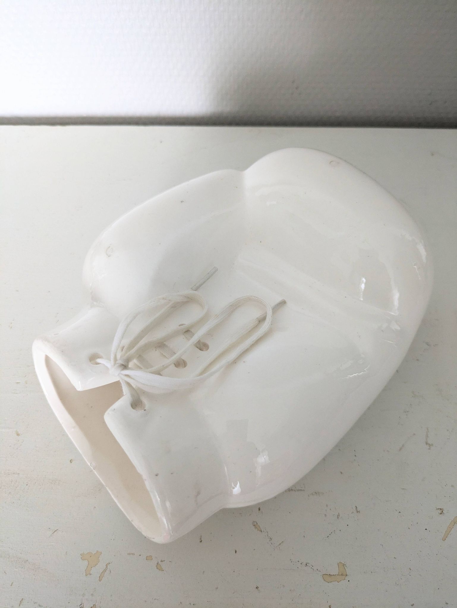 70s ceramic boxing glove empty pocket