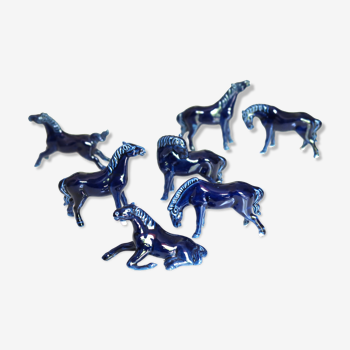 Sept chevaux en porcelaine bleue, années 70