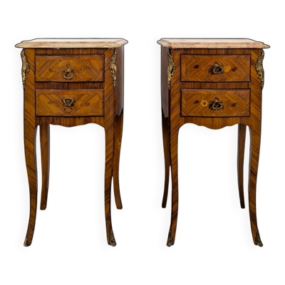 Paire de chevets en bois de rose de style Louis XV