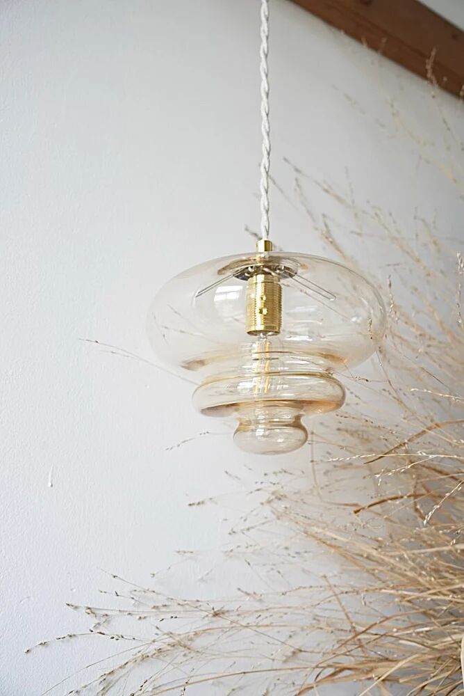 Amber suspension globe