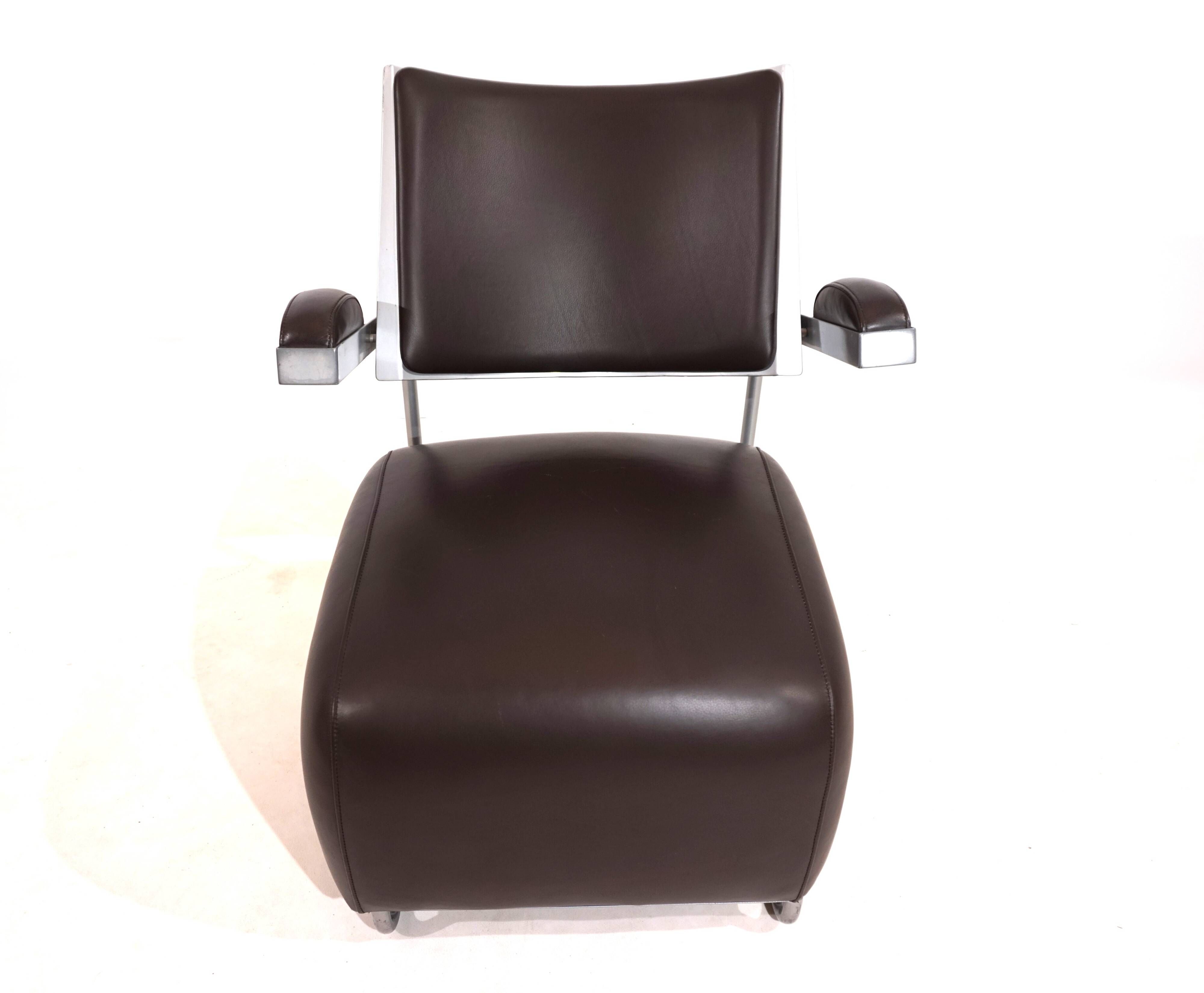 Fauteuil lounge en cuir Oscar pour Inno Oy par Harri Korhonen