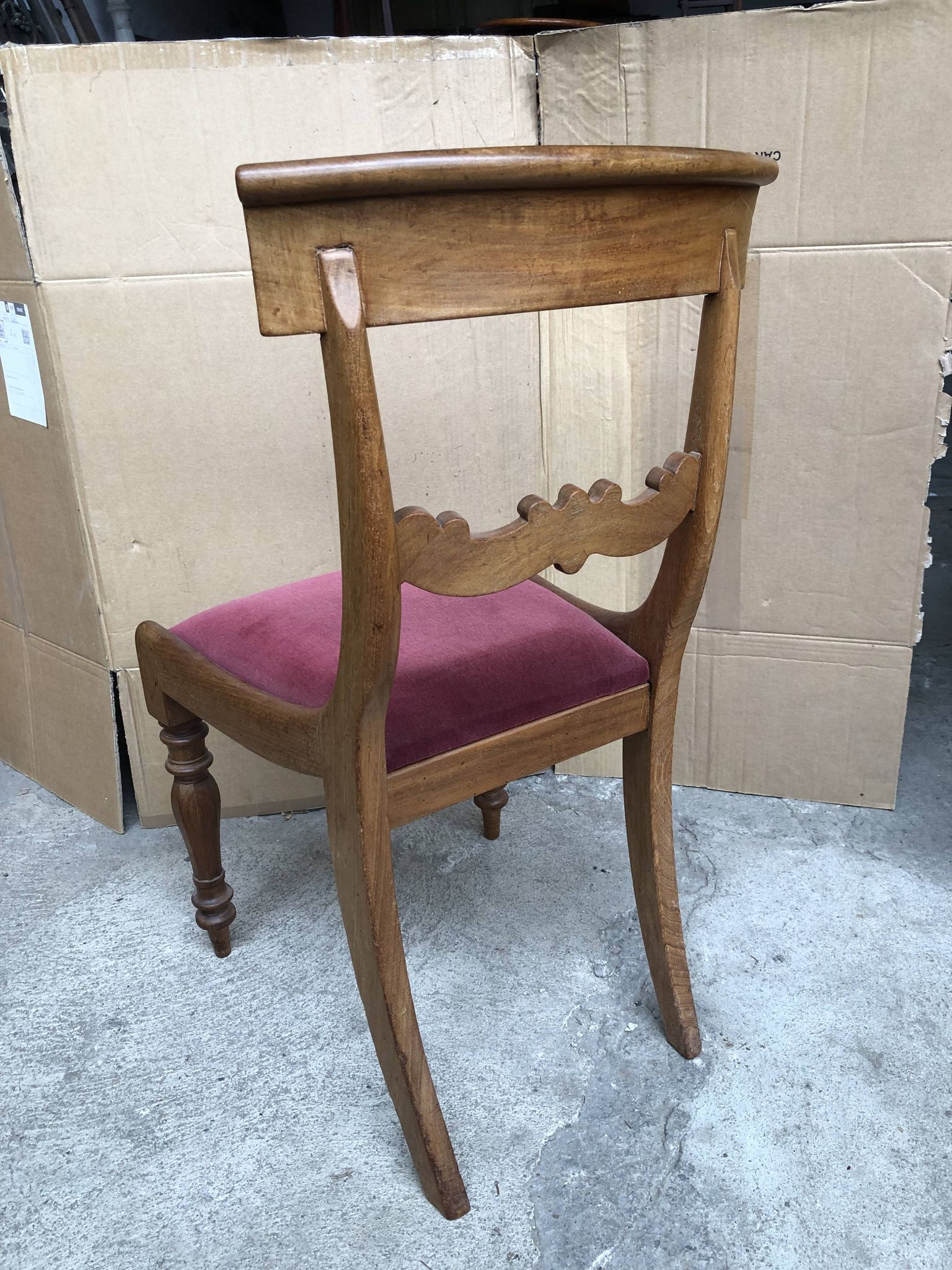 Lot de 6 chaises de style Restauration en merisier