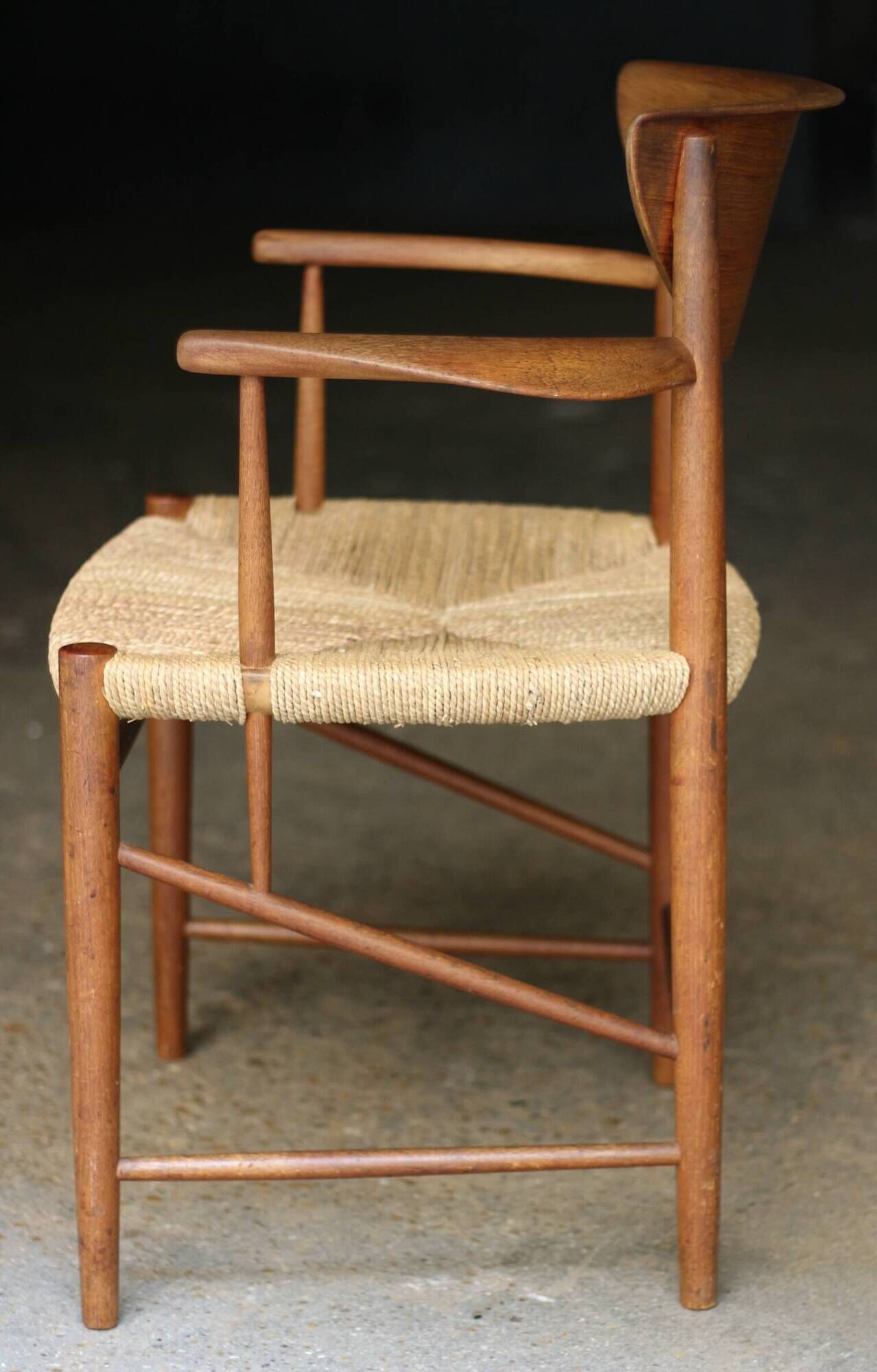 Succession LACOSTE: armchair by Peter Hvidt & Orla Mølgaard-Nielsen (1950)