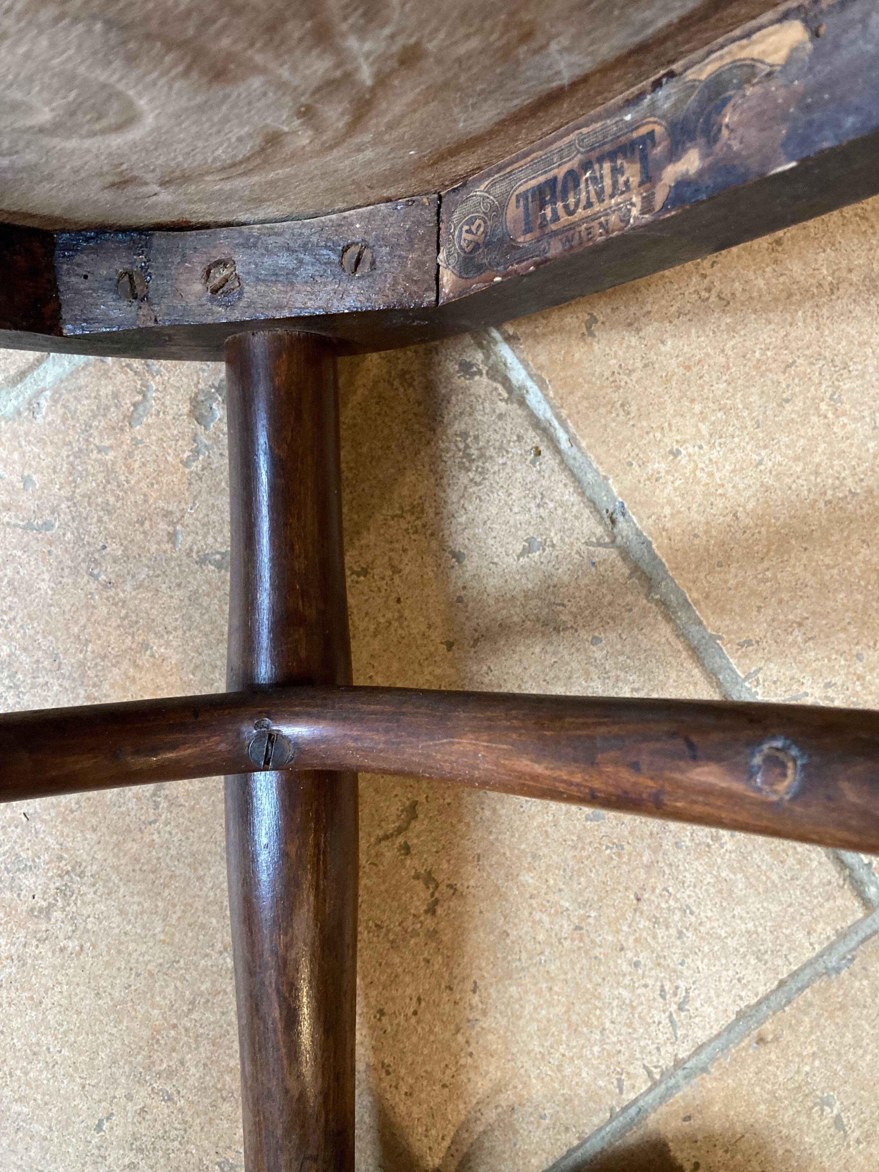 Thonet chair, 1900s-1920s, embossed seat