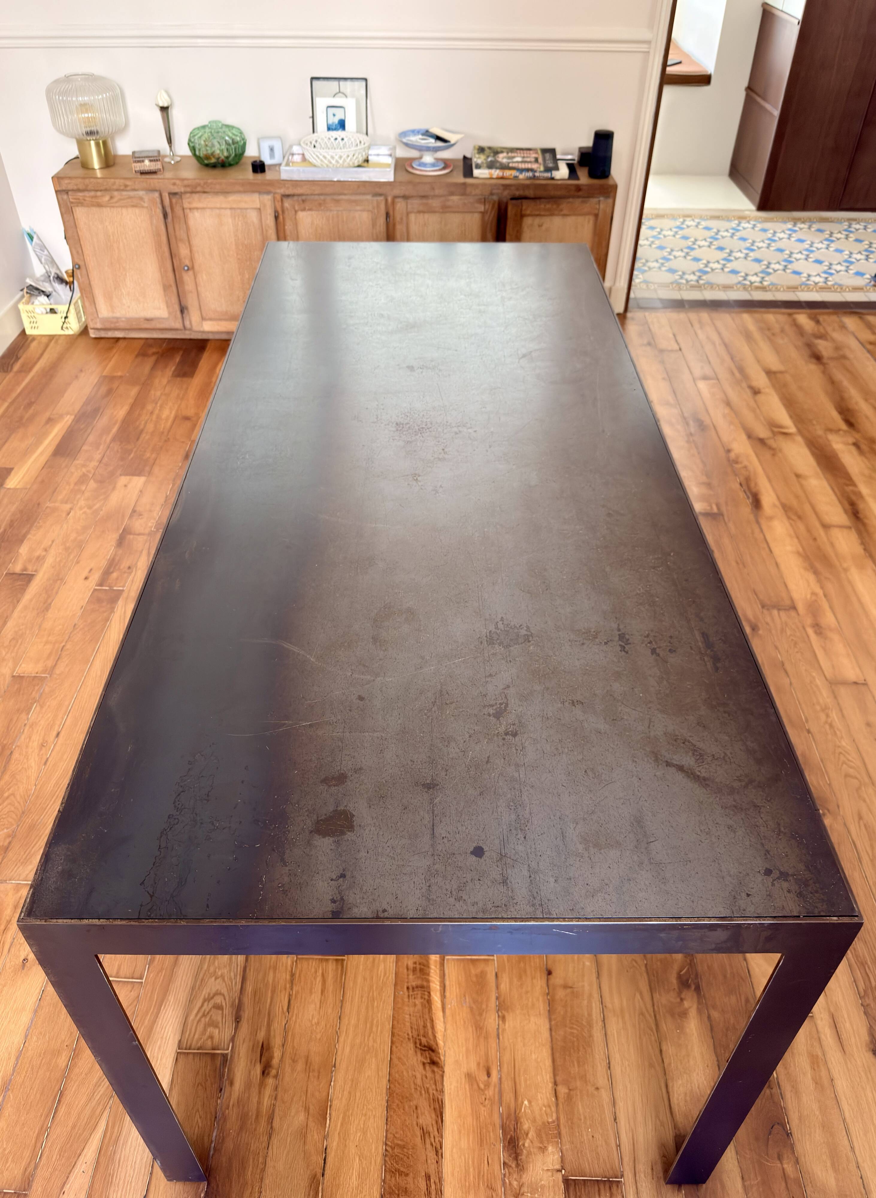 Metal dining table Topos Workshop