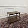 Table d'appoint anglaise classique avec dessus en cuir marron