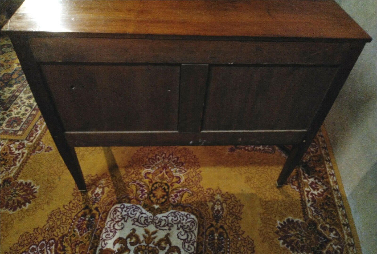 Louis XVI walnut and walnut bramble chest of drawers