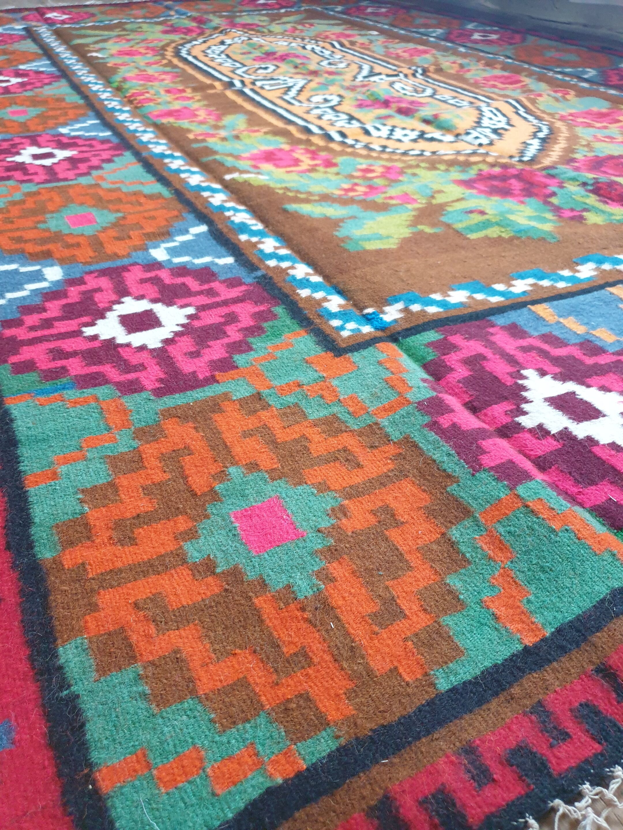 Large superb Romanian rug 316X182 cm with amazing bohemian floral design