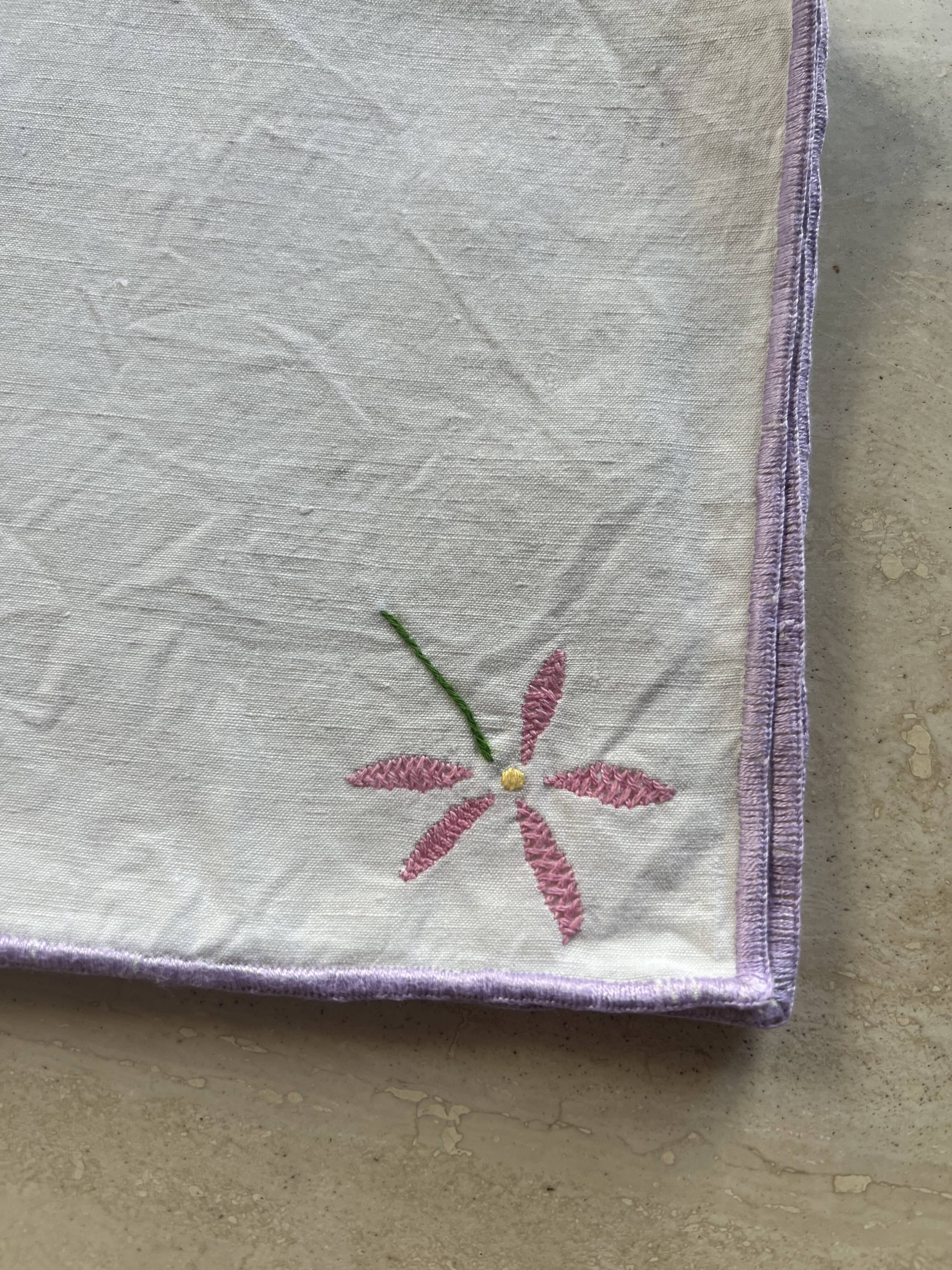 Set of 4 embroidery flower napkins