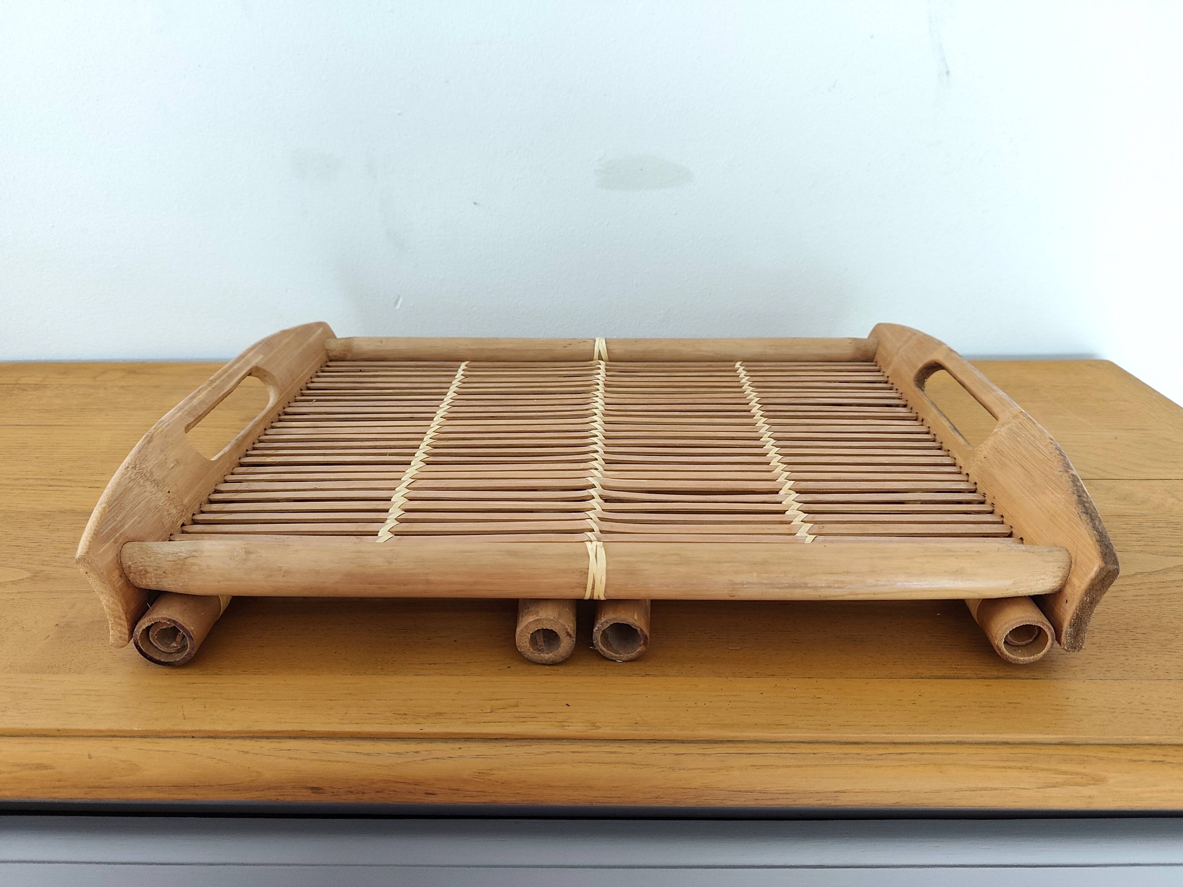 Folding bed tray