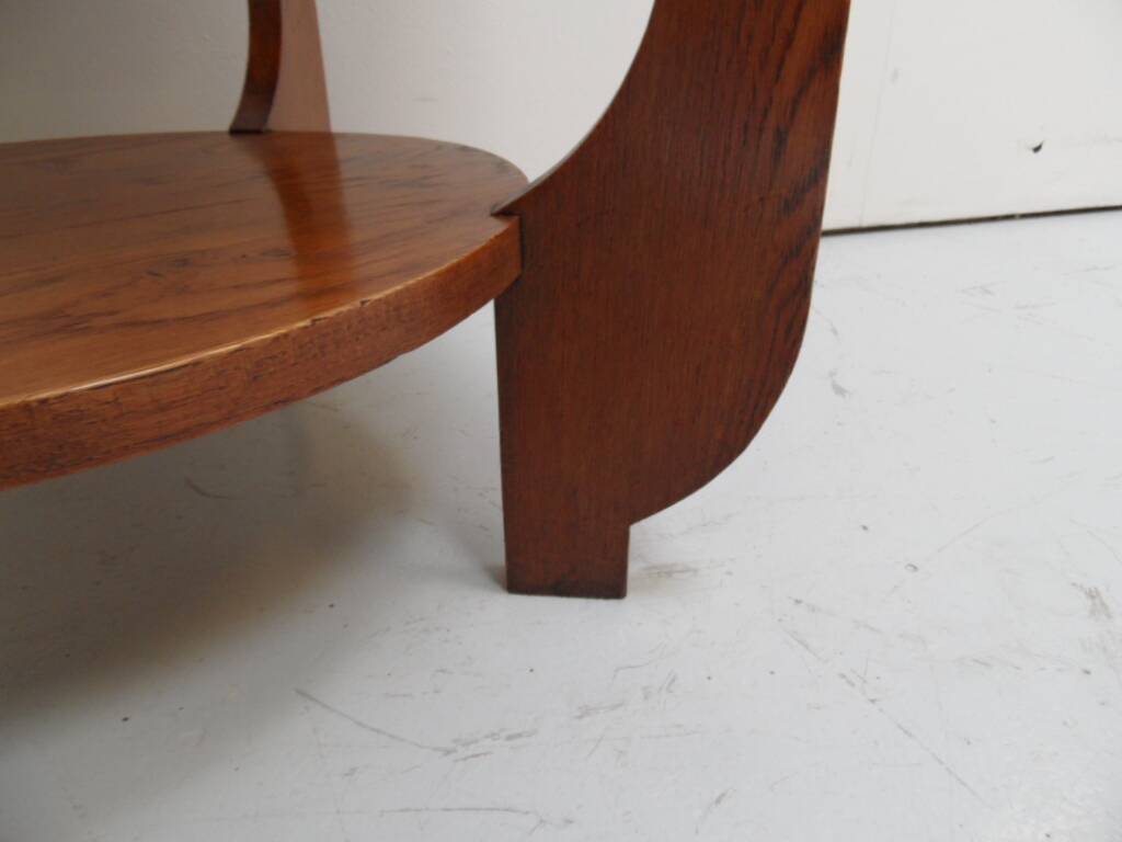 Art bDeco round oak coffee table