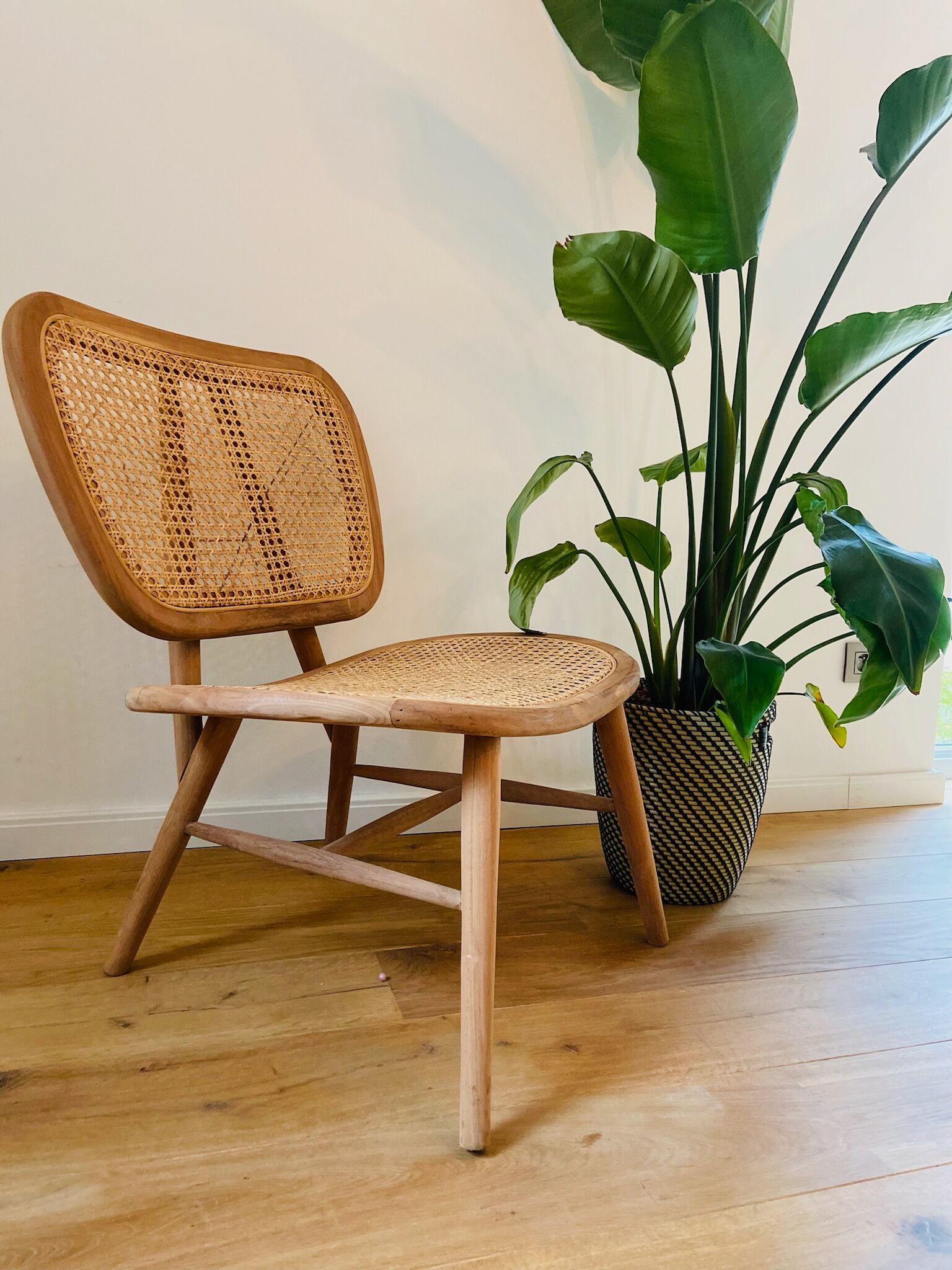 Rattan lounge chair