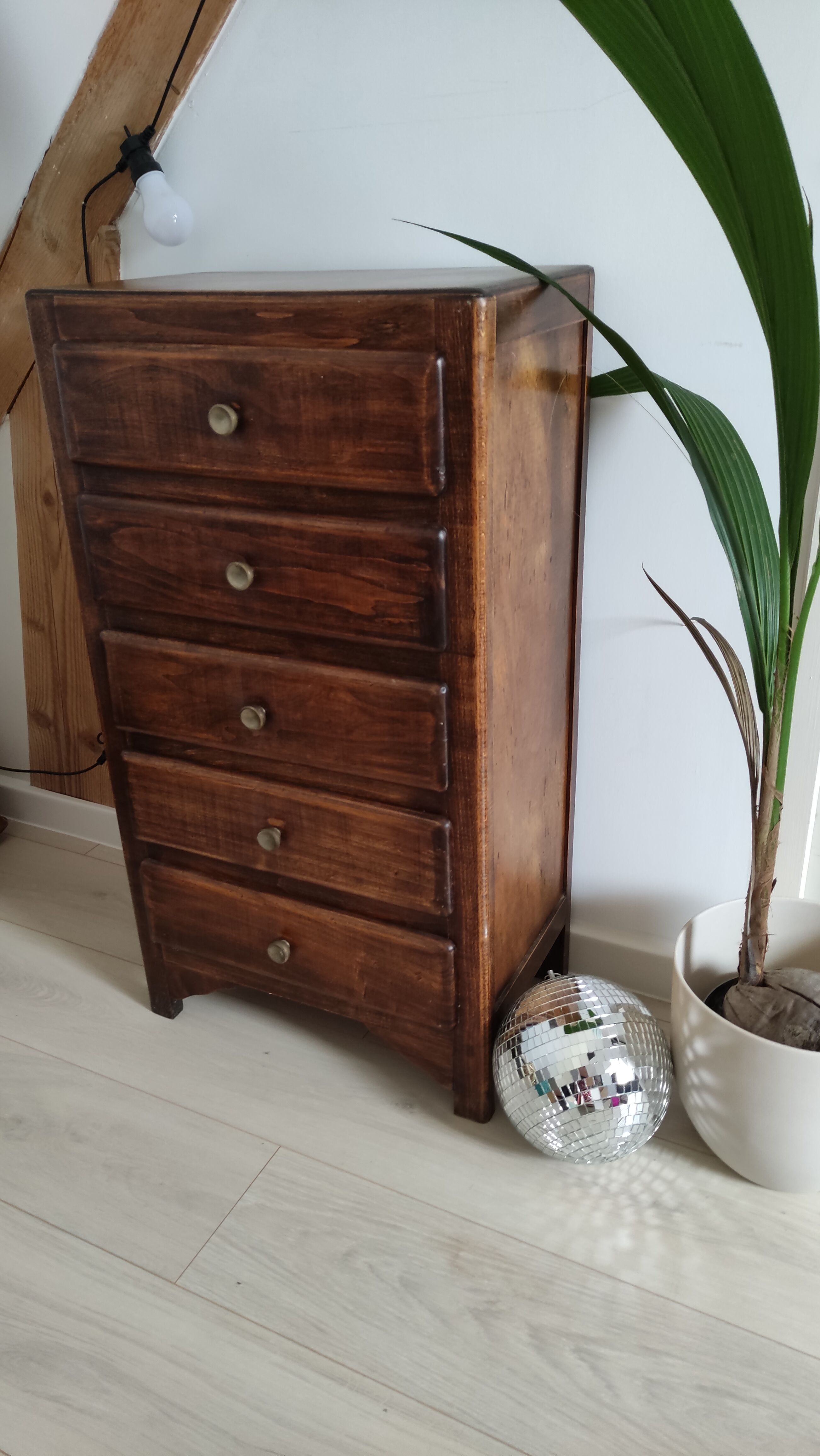 Old clother or small chest of drawers