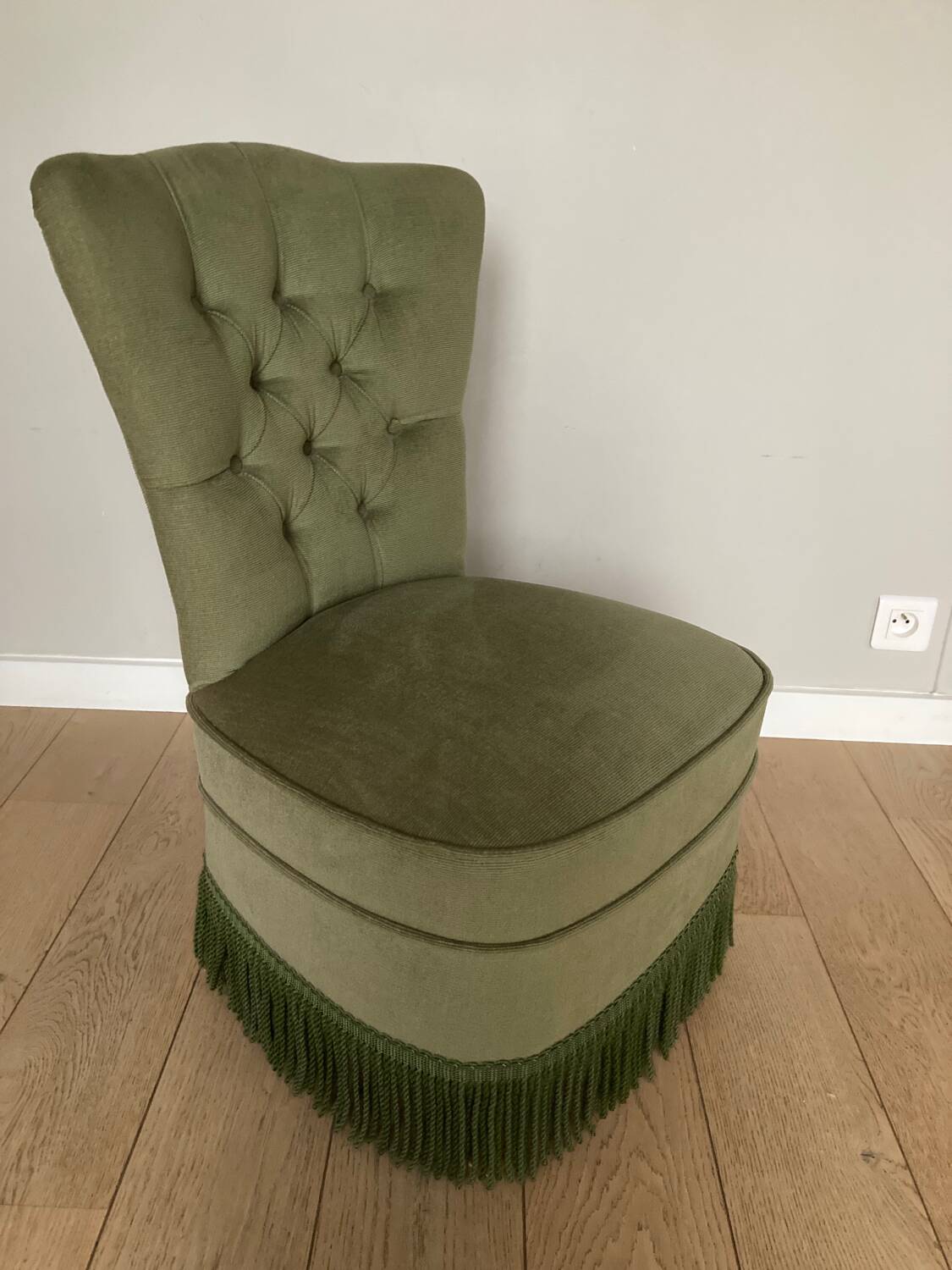 Toad velvet armchair