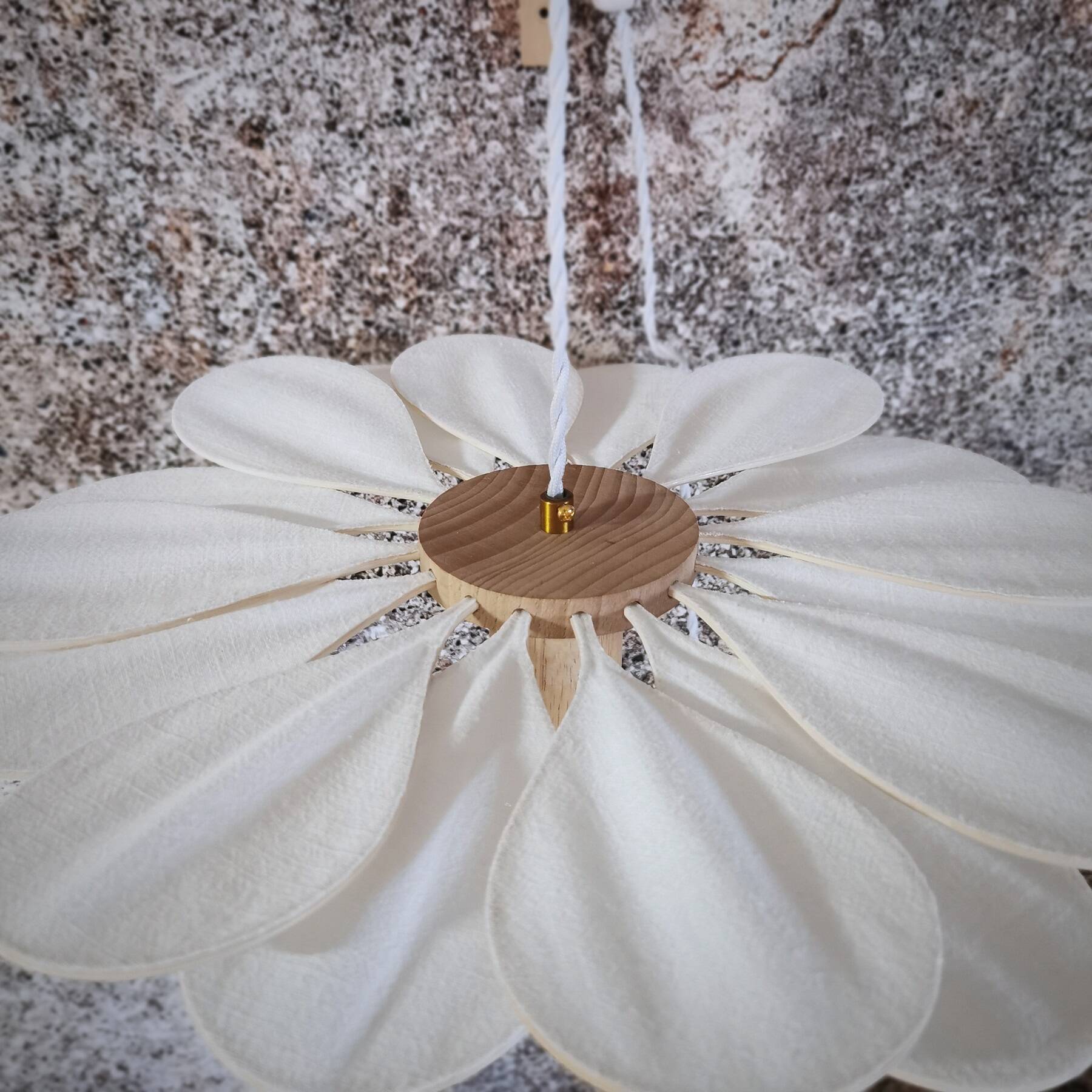 16-petal flower lamp in rattan and white linen