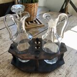 Oiler / vinegar maker with servant