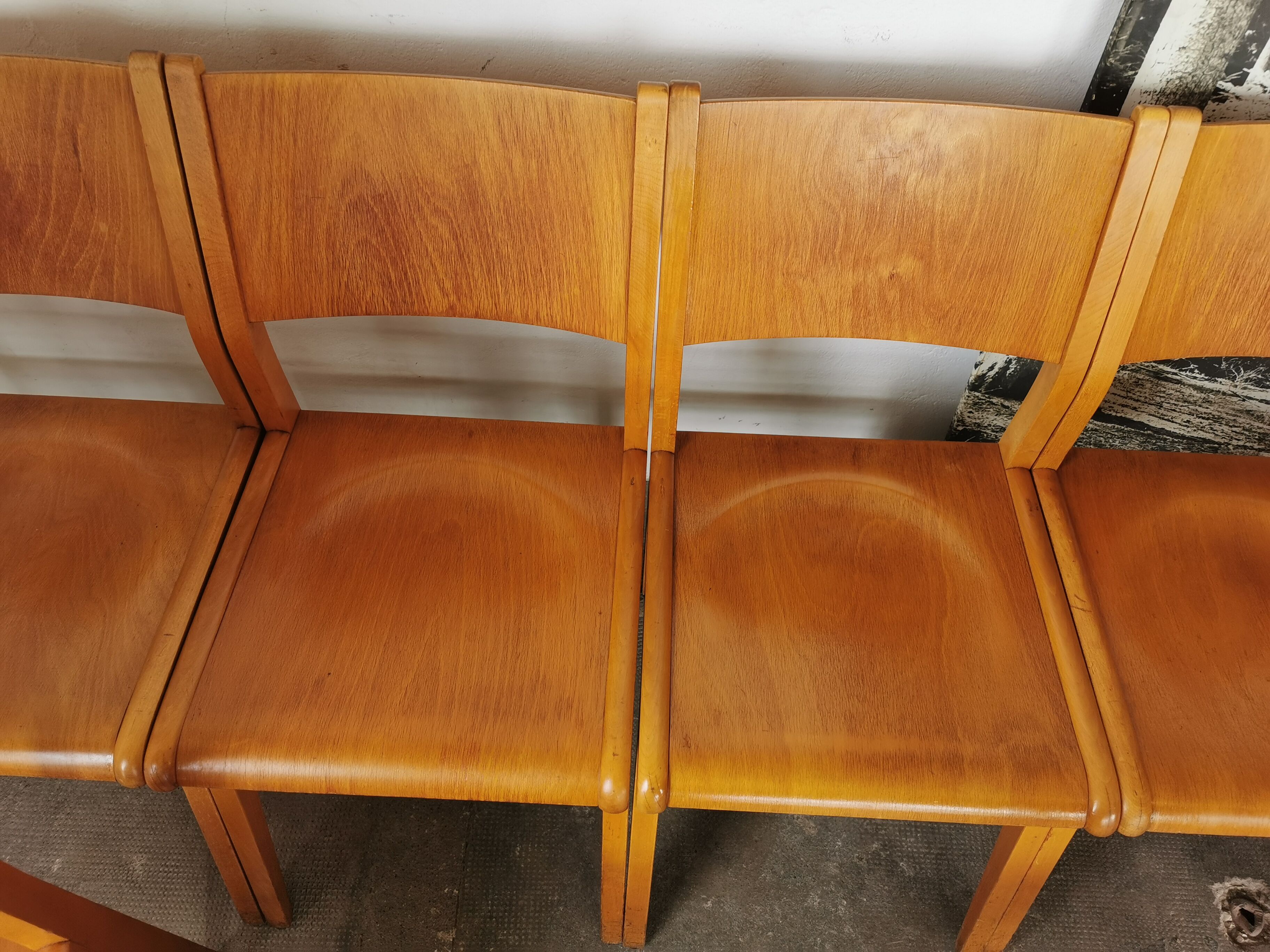 Lot de 6 chaises de théâtre en bois blond