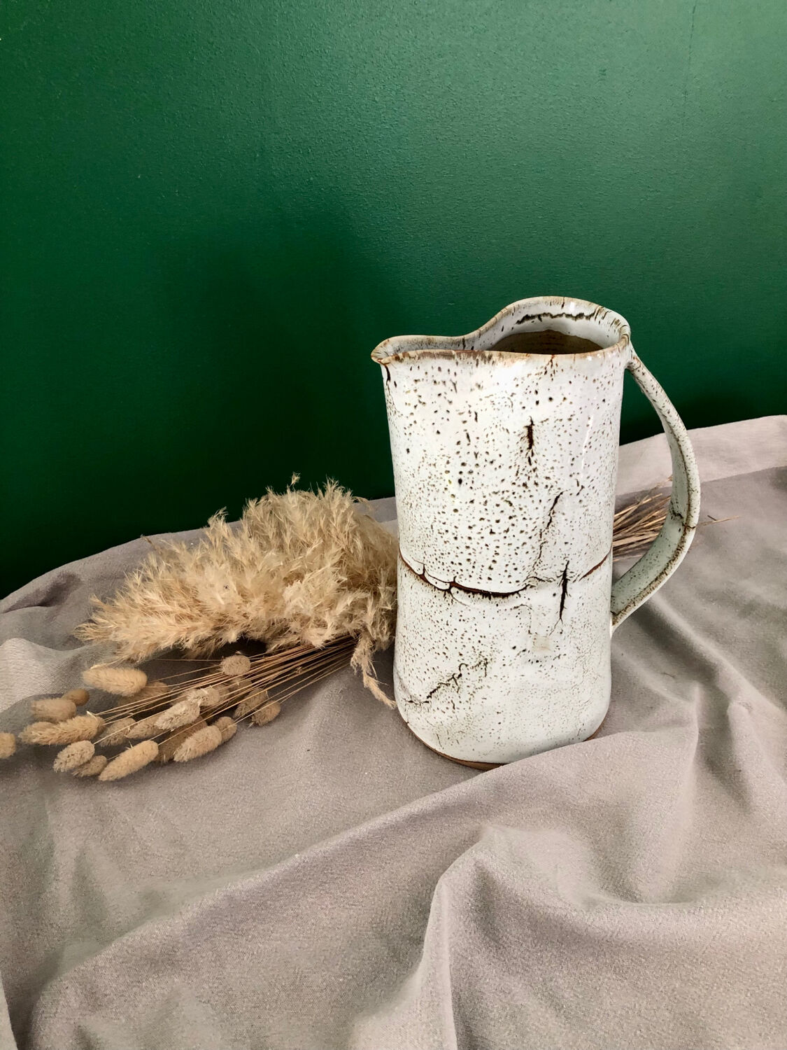 Cracked jug