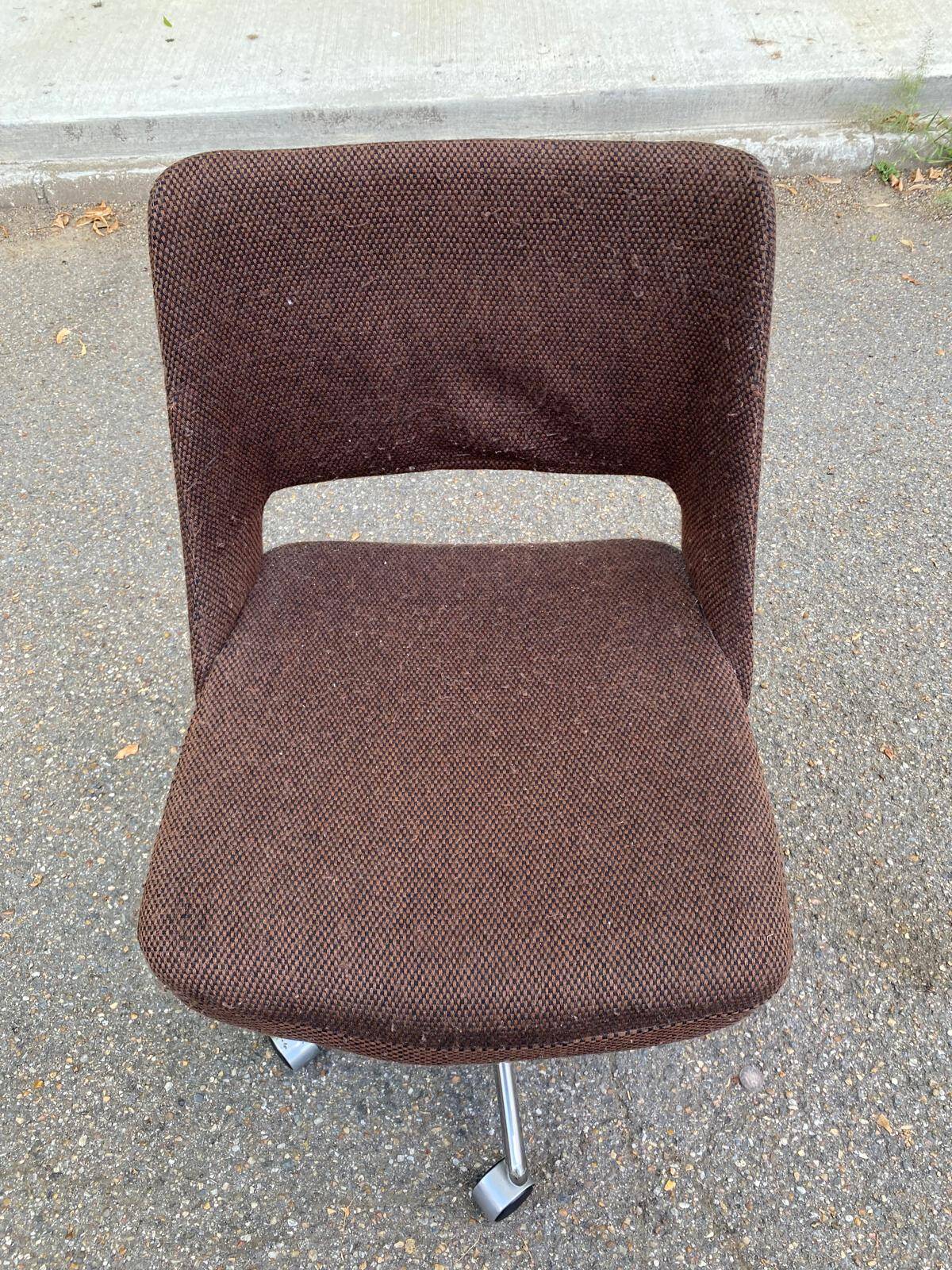 Vintage Scandinavian swivel office chair 1980s