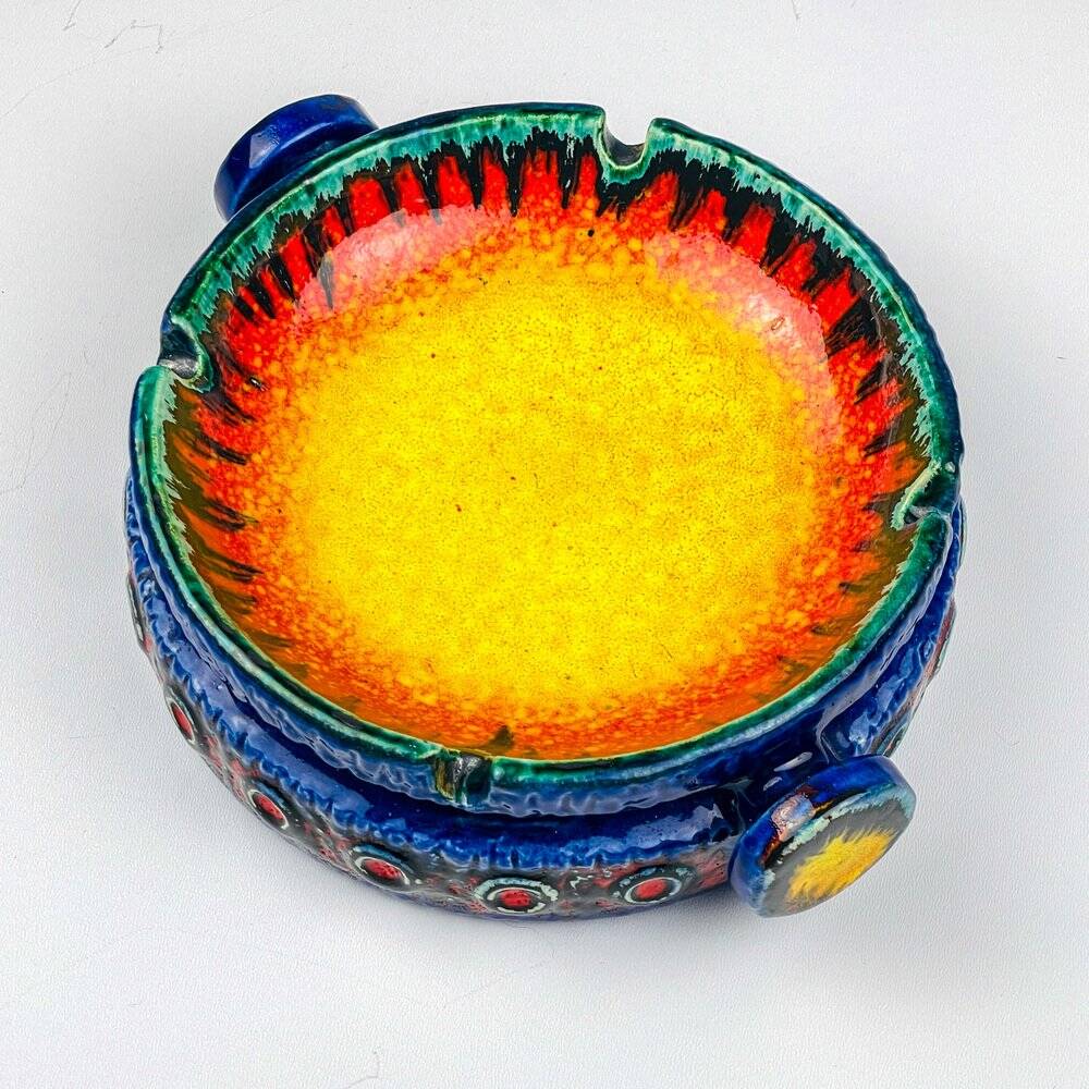 Relief Series Saturn ashtray in ceramic attributed to Dümler & Breiden, West Germany, 1970s.