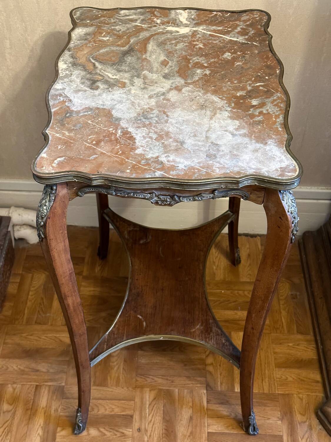 Table d’appoint avec Plateau en Marbre Style Louis XV - Fin 19 e